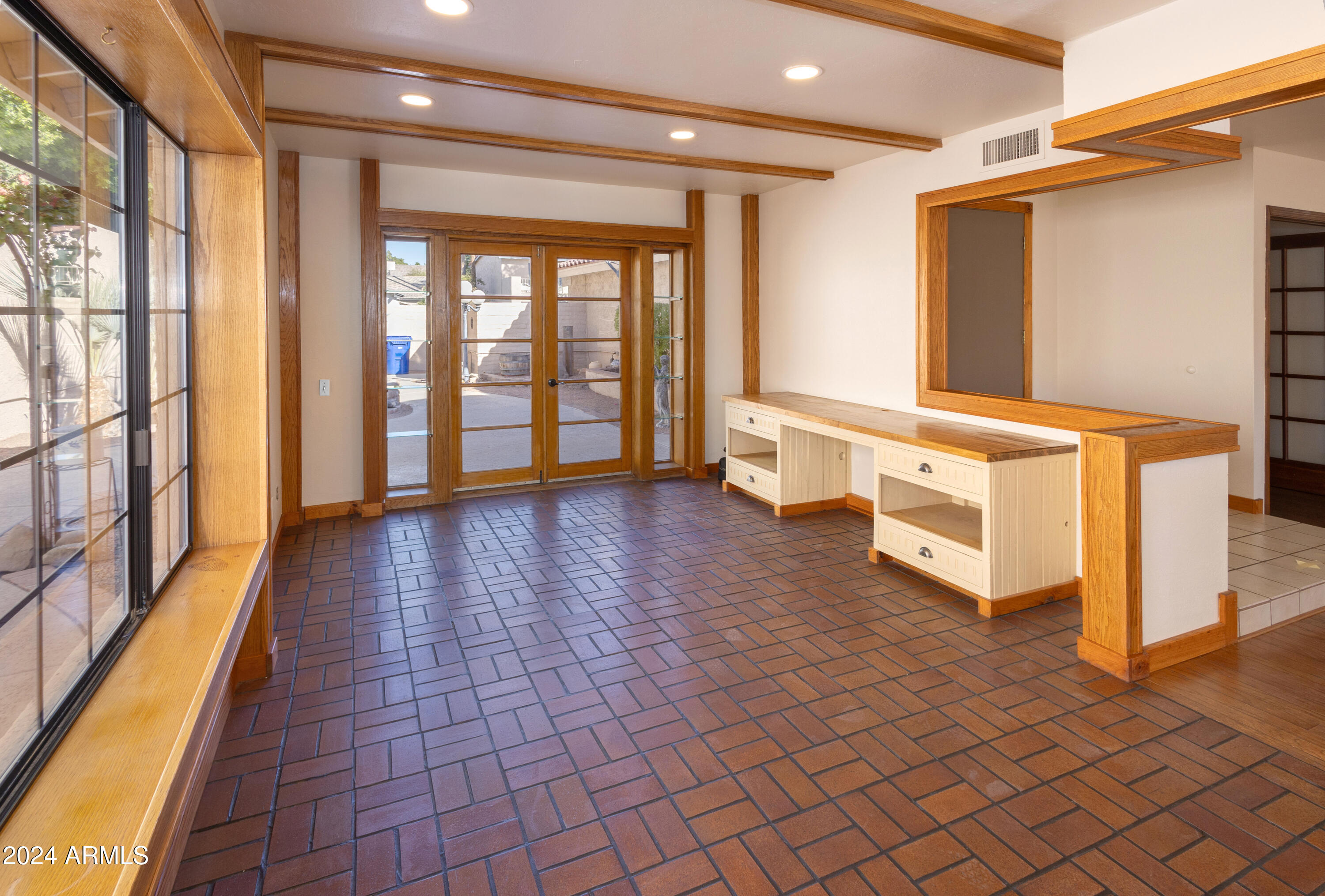 1523 E DRIFTWOOD Drive