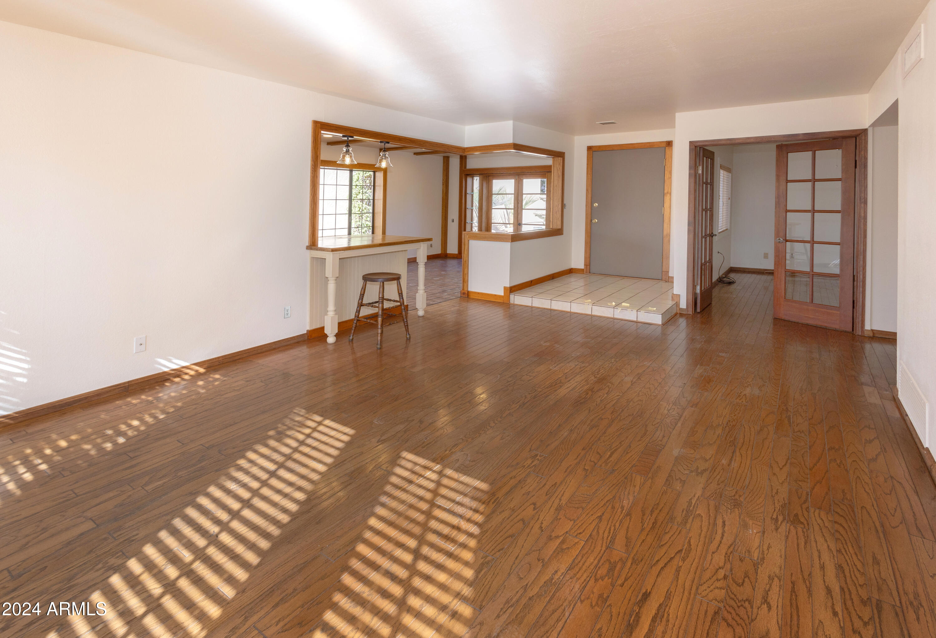 1523 E DRIFTWOOD Drive