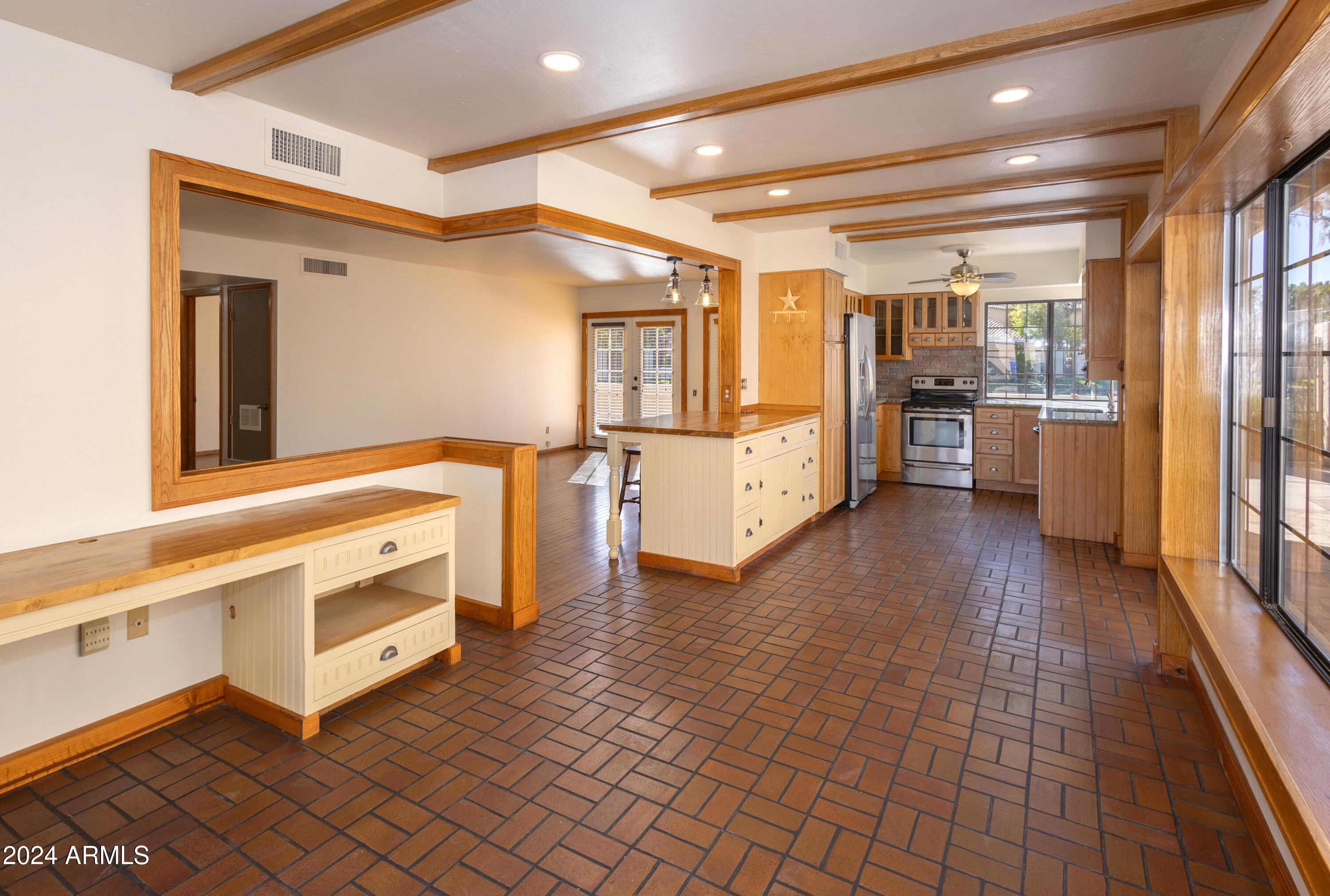 1523 E DRIFTWOOD Drive