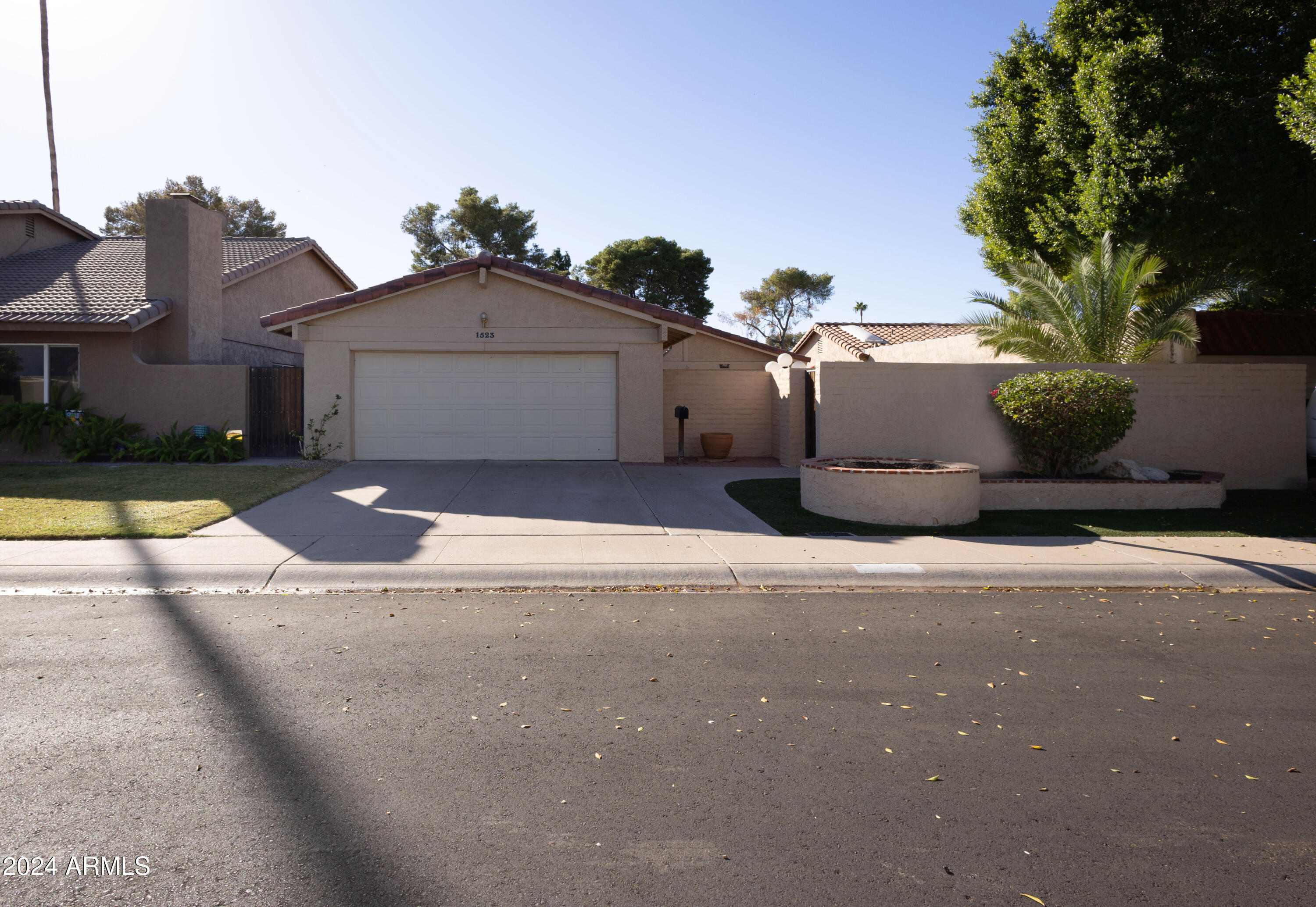 1523 E DRIFTWOOD Drive