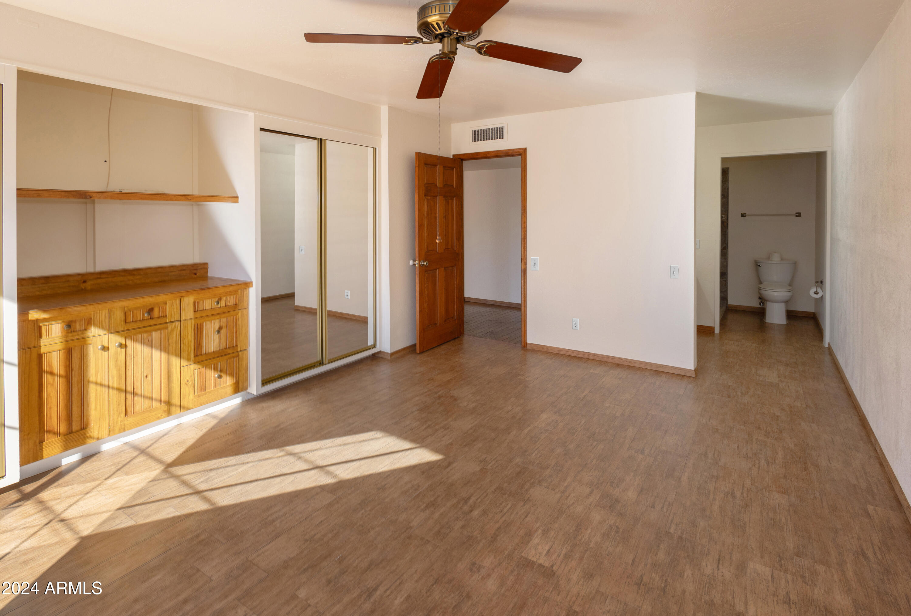 1523 E DRIFTWOOD Drive