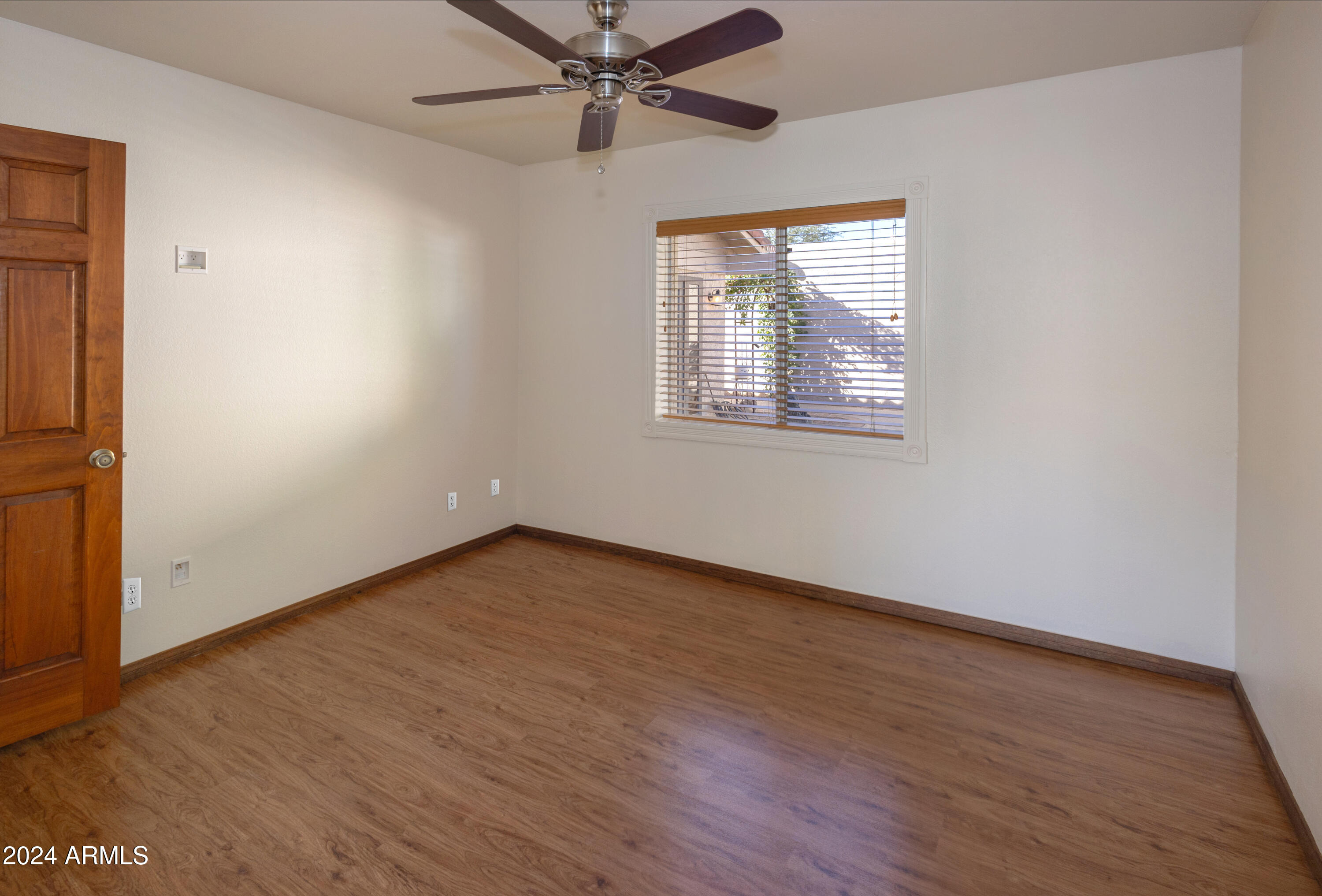 1523 E DRIFTWOOD Drive
