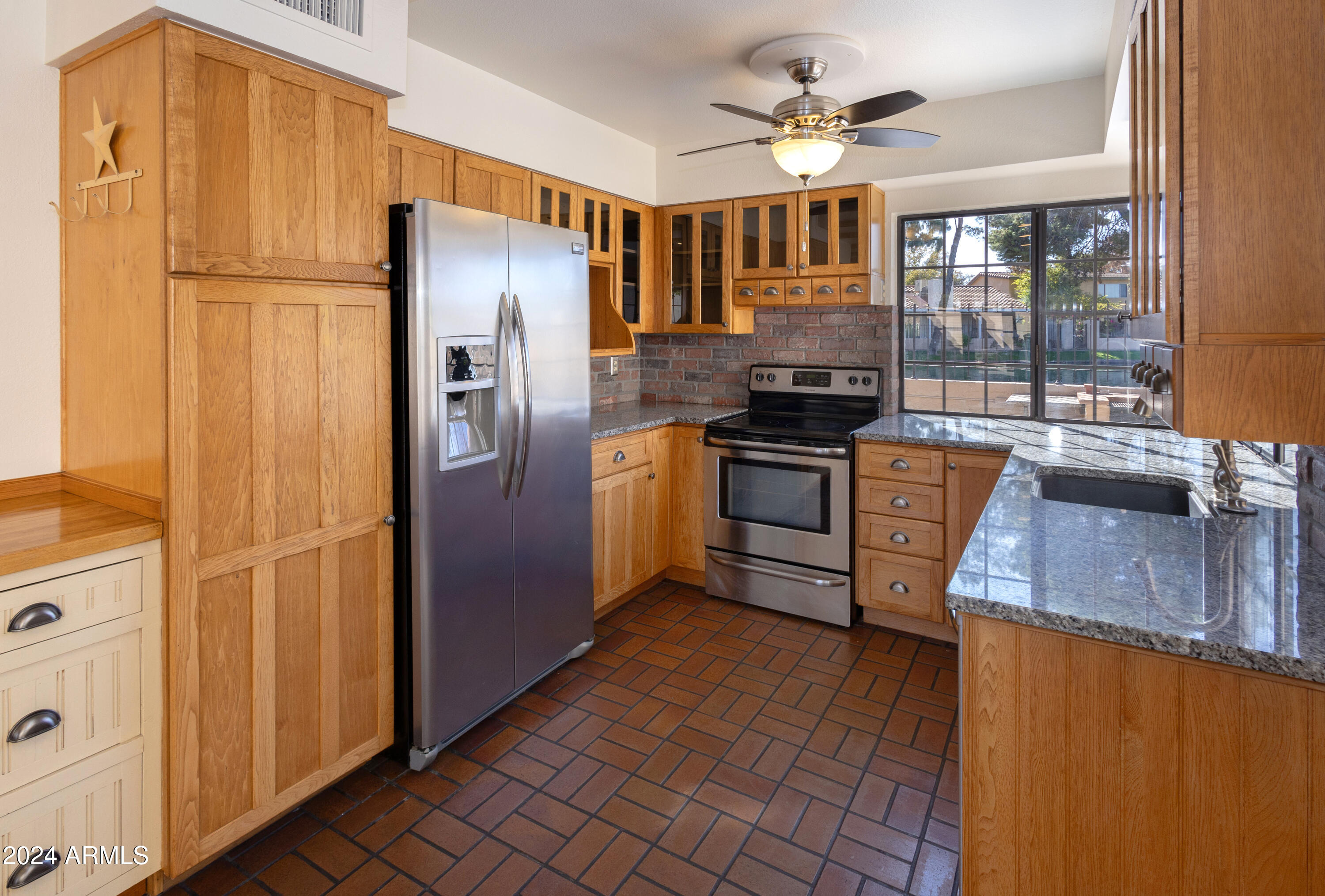 1523 E DRIFTWOOD Drive