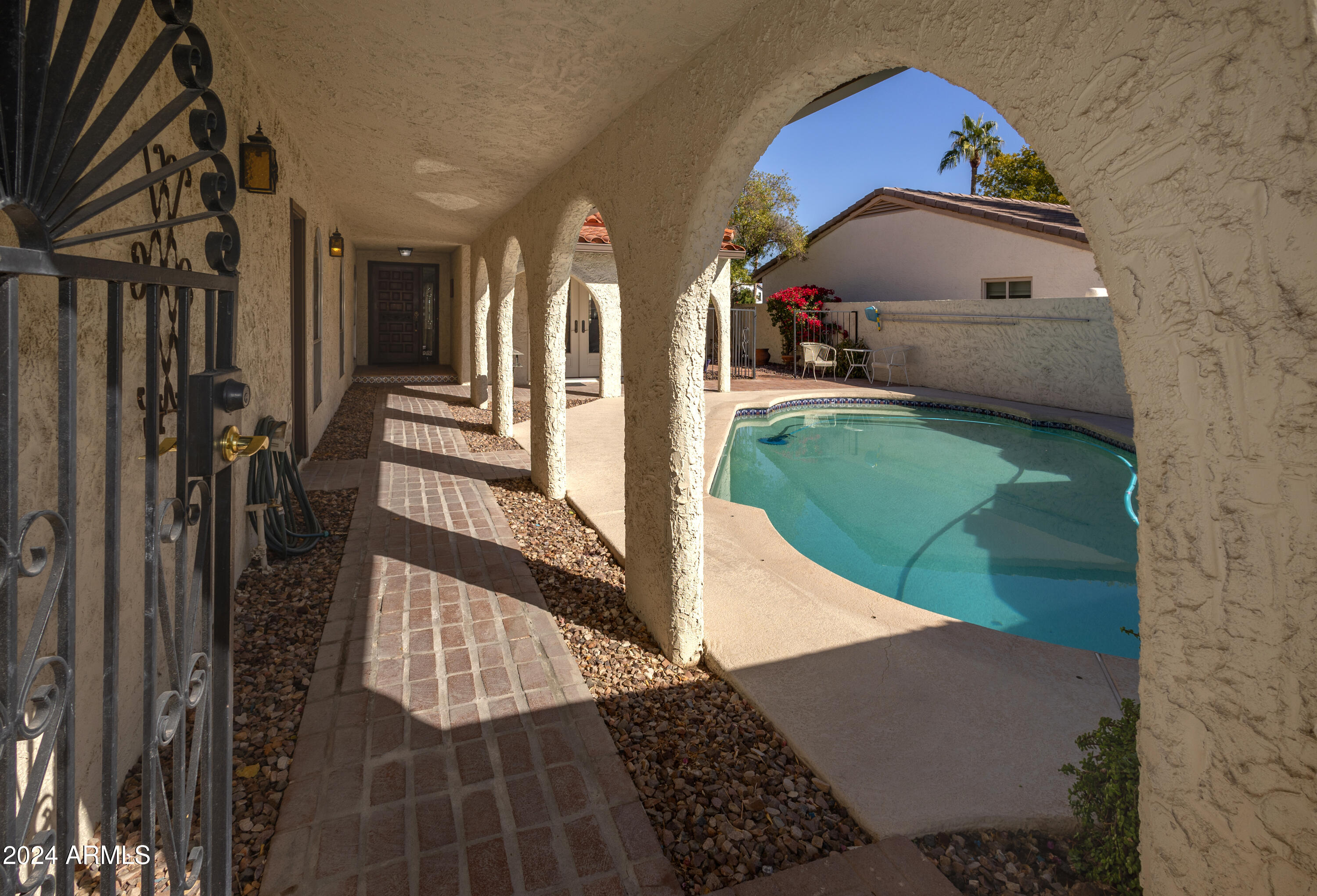 1300 E COMMODORE Place