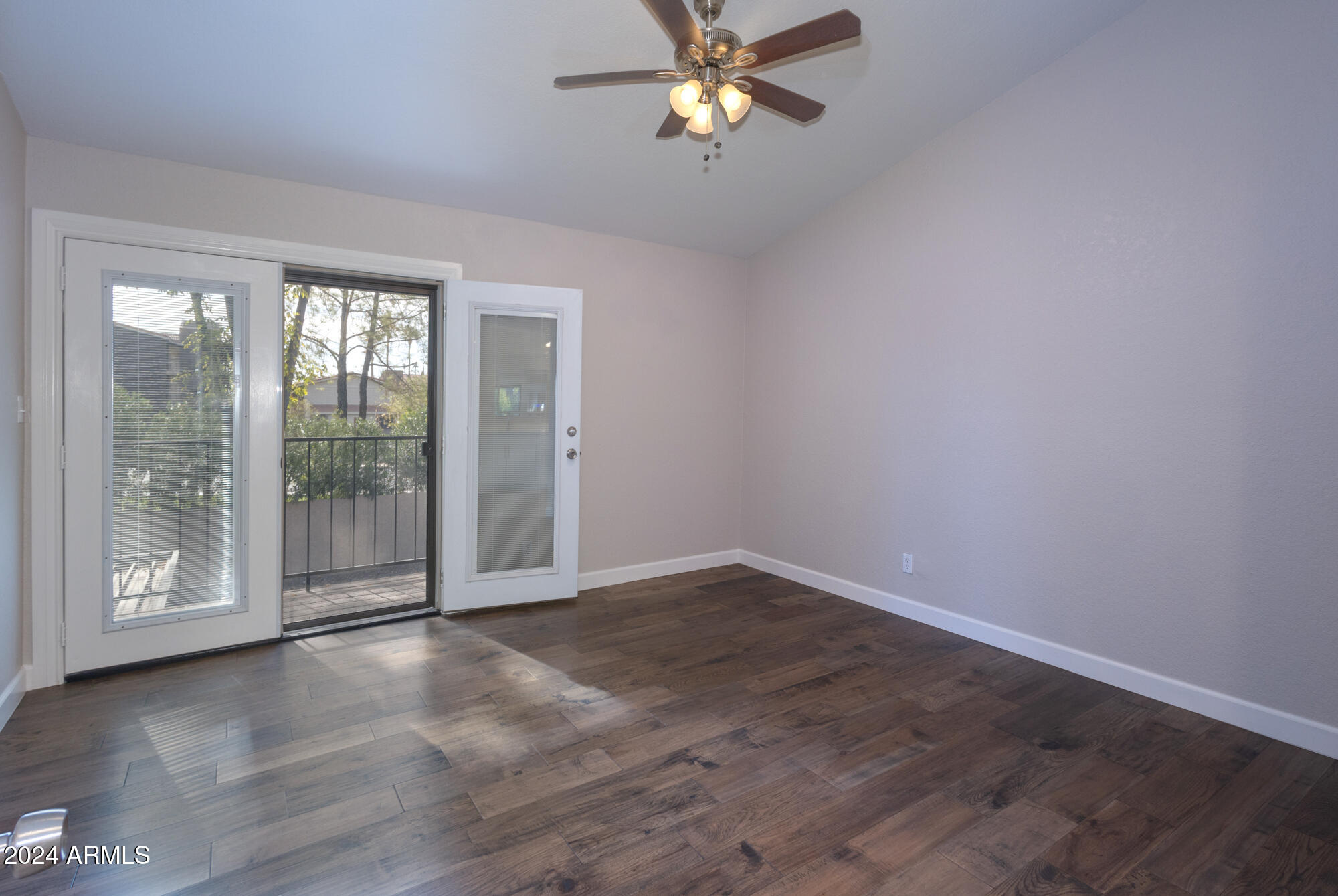 933 E DRIFTWOOD Drive