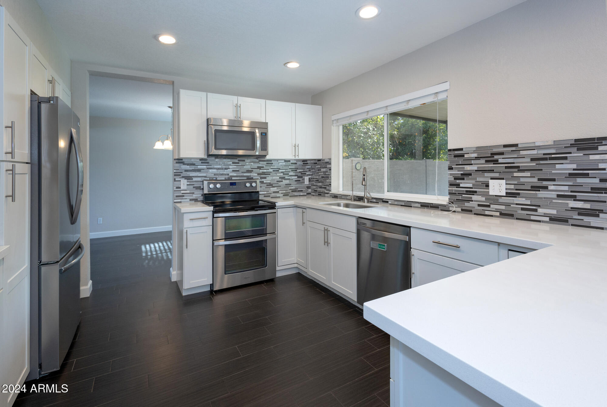 933 E DRIFTWOOD Drive