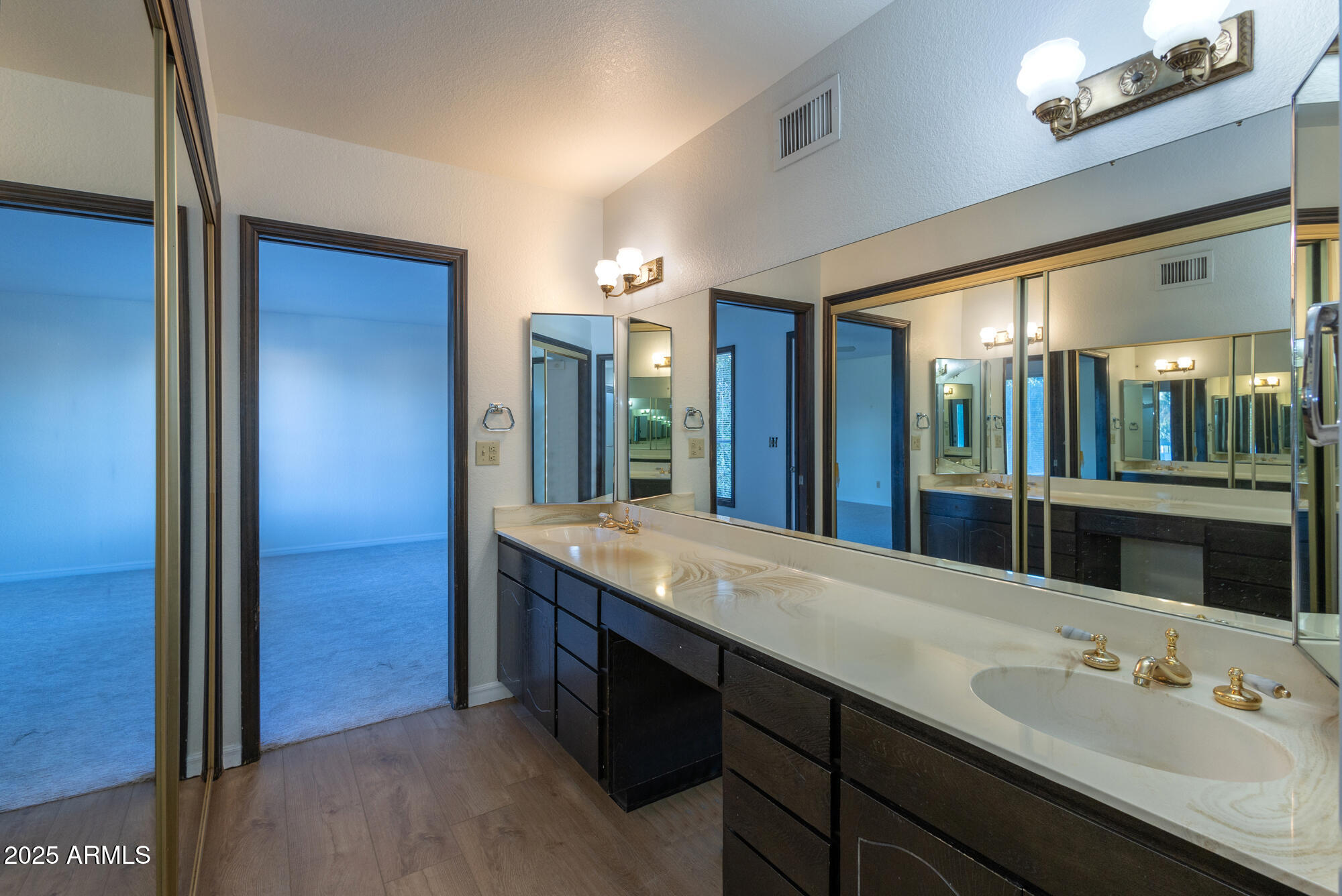 1302 E STEAMBOAT BEND Drive