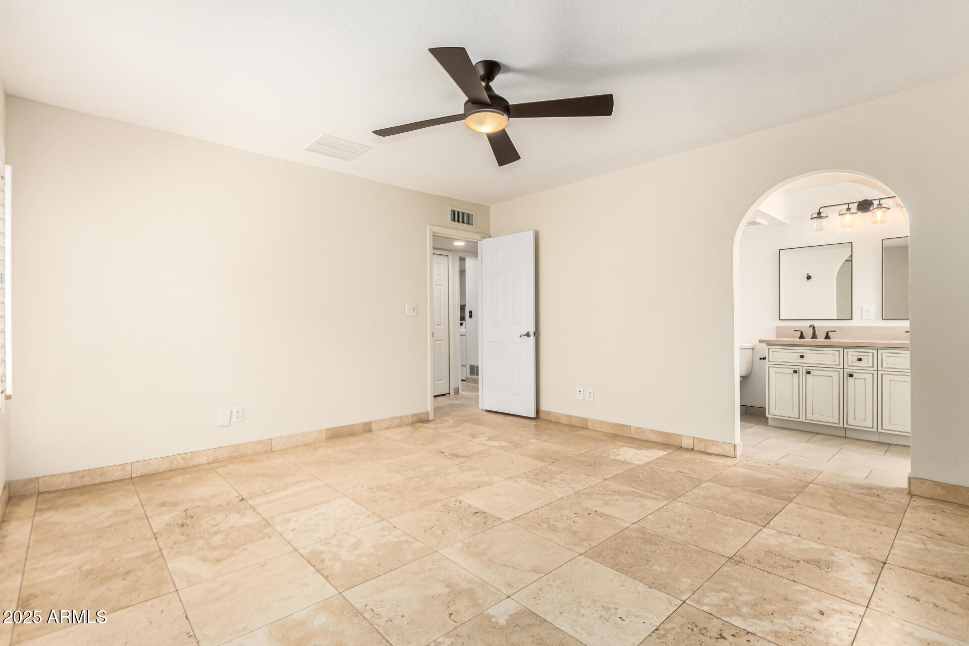 931 E EVENINGSTAR Lane