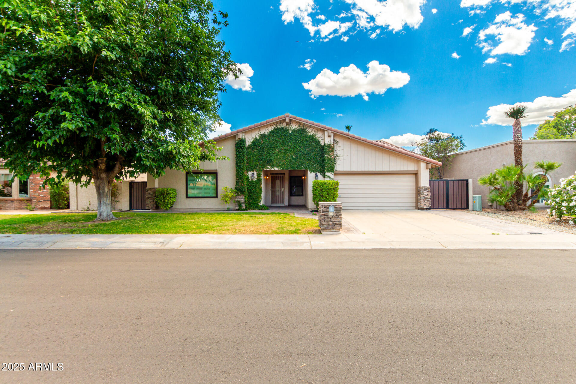 931 E EVENINGSTAR Lane