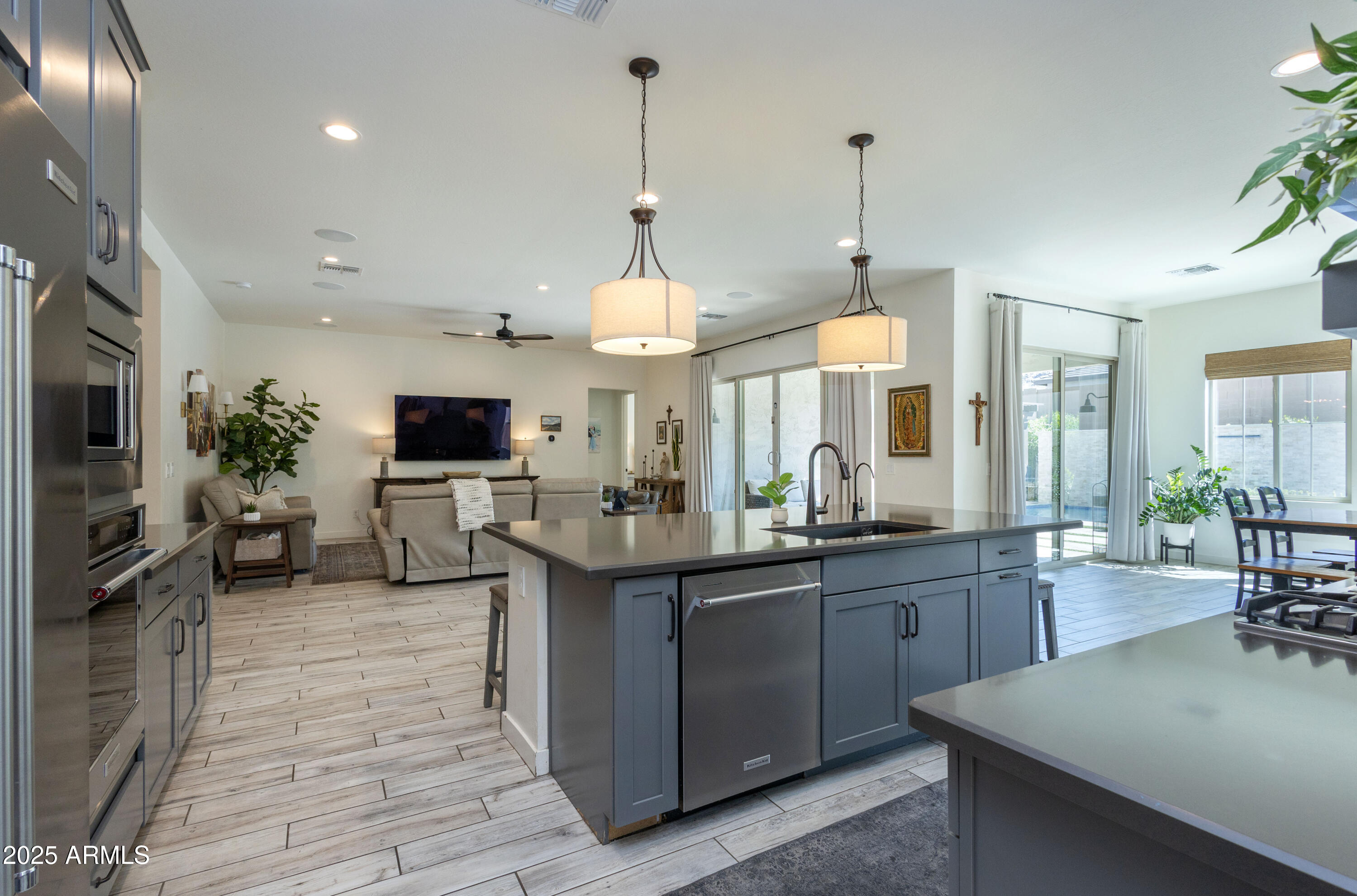 3429 E CONSTANCE Way