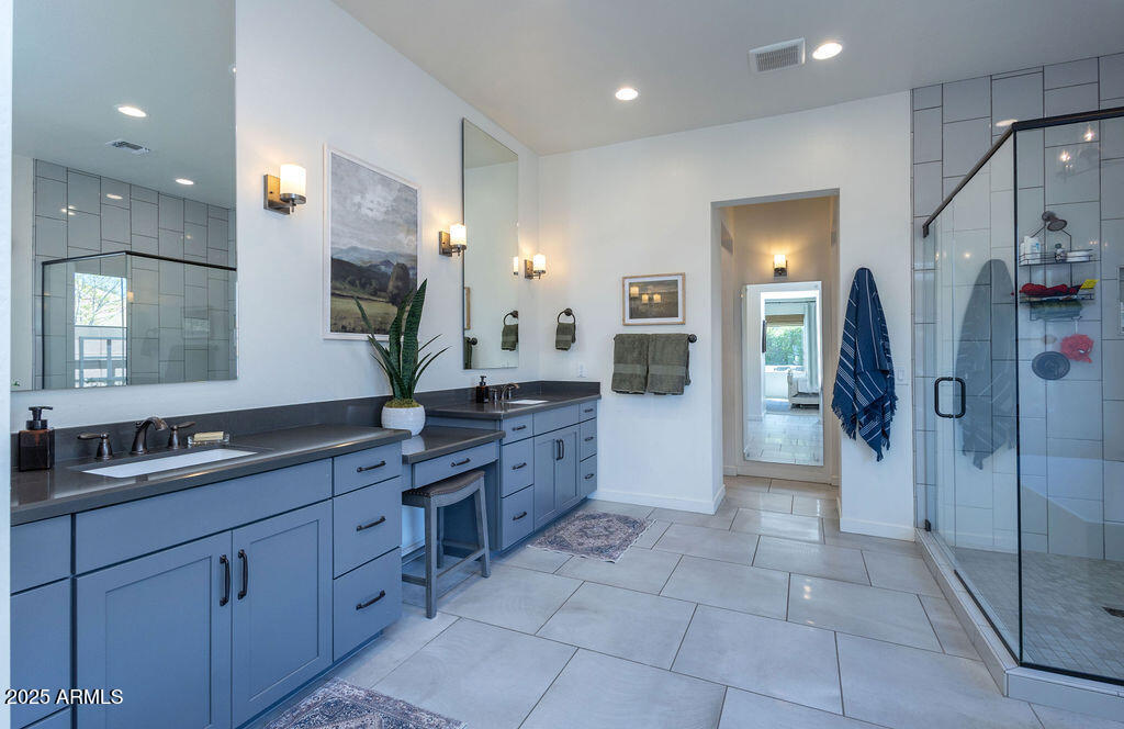 3429 E CONSTANCE Way