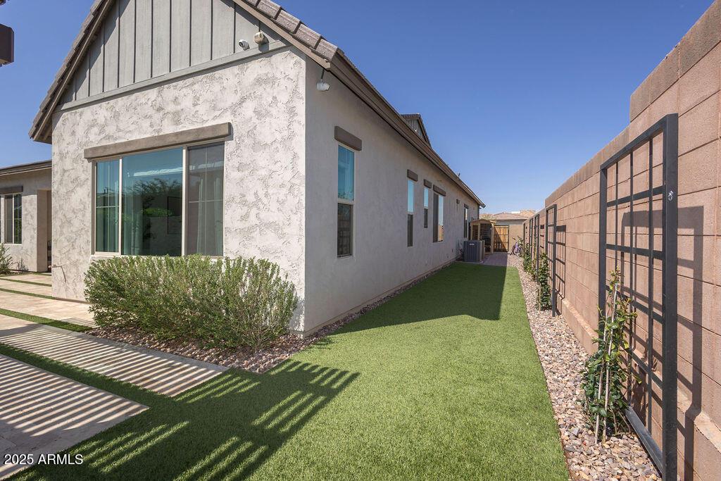 3429 E CONSTANCE Way