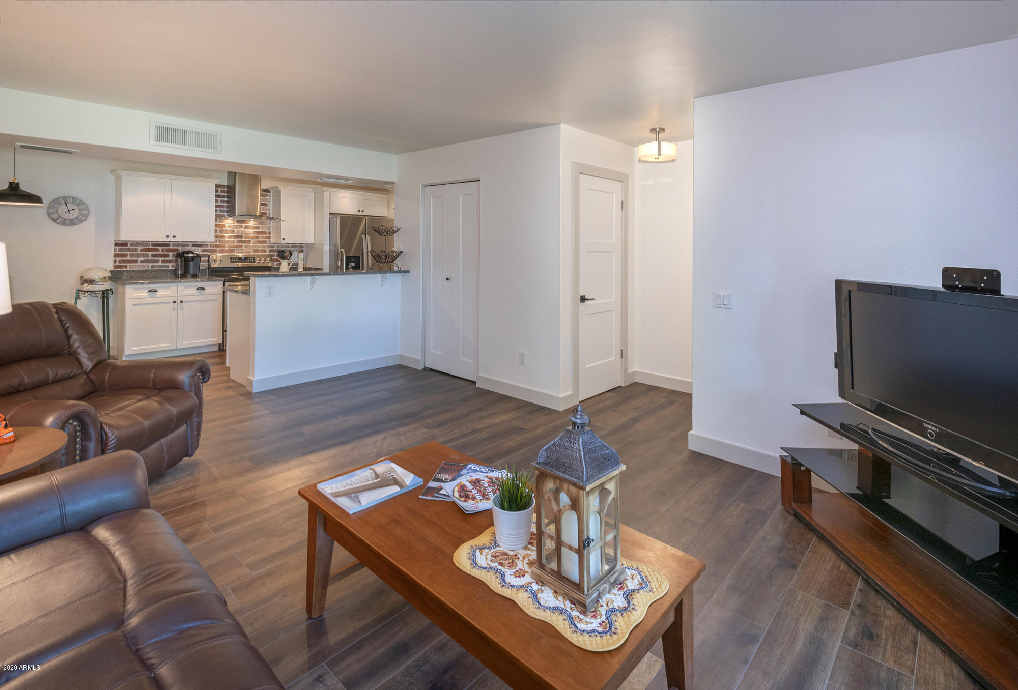 2146 W ISABELLA Avenue, 154