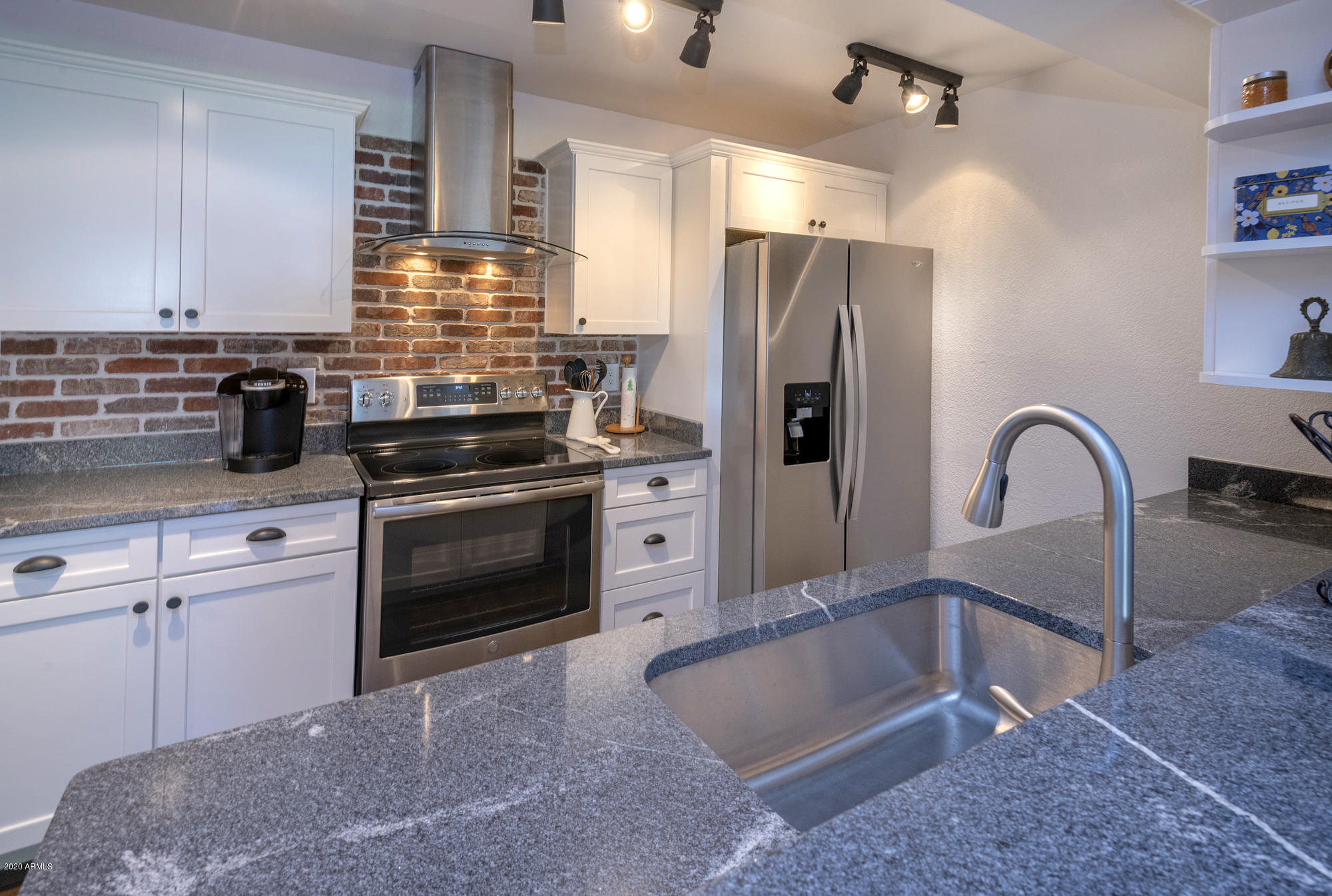 2146 W ISABELLA Avenue, 154