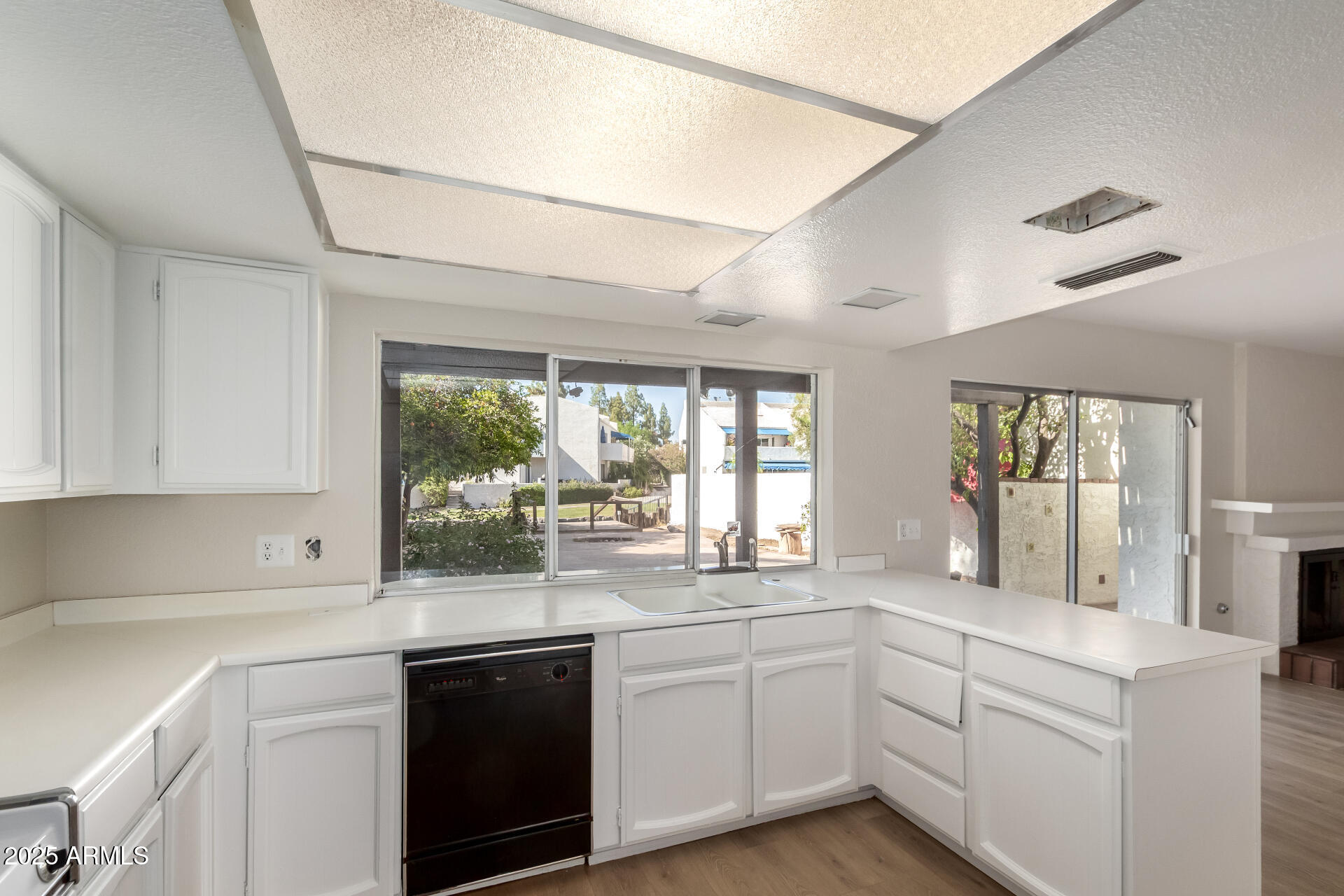 1134 E DRIFTWOOD Drive