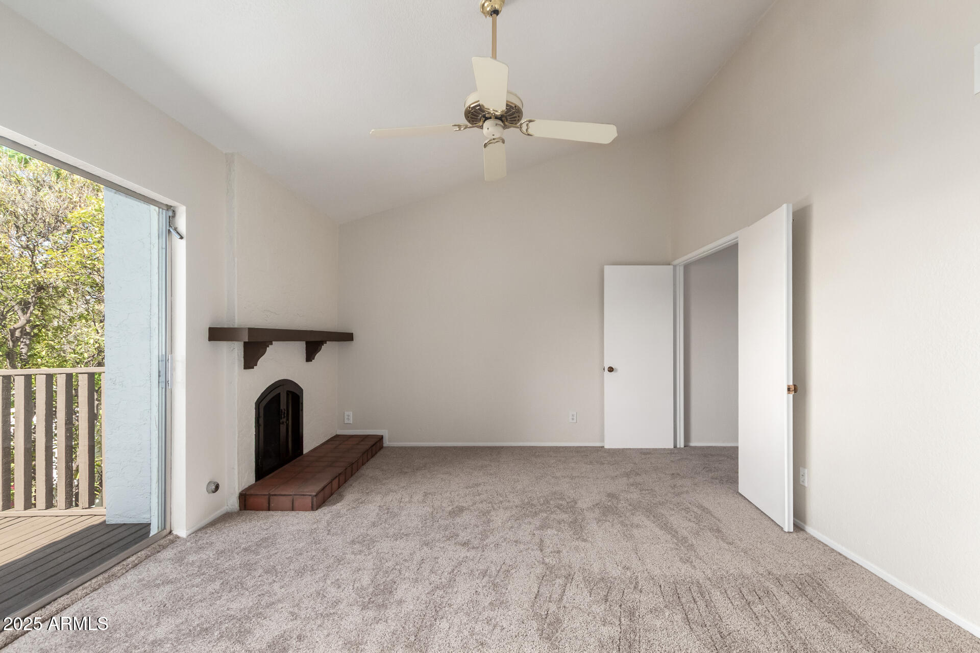 1134 E DRIFTWOOD Drive