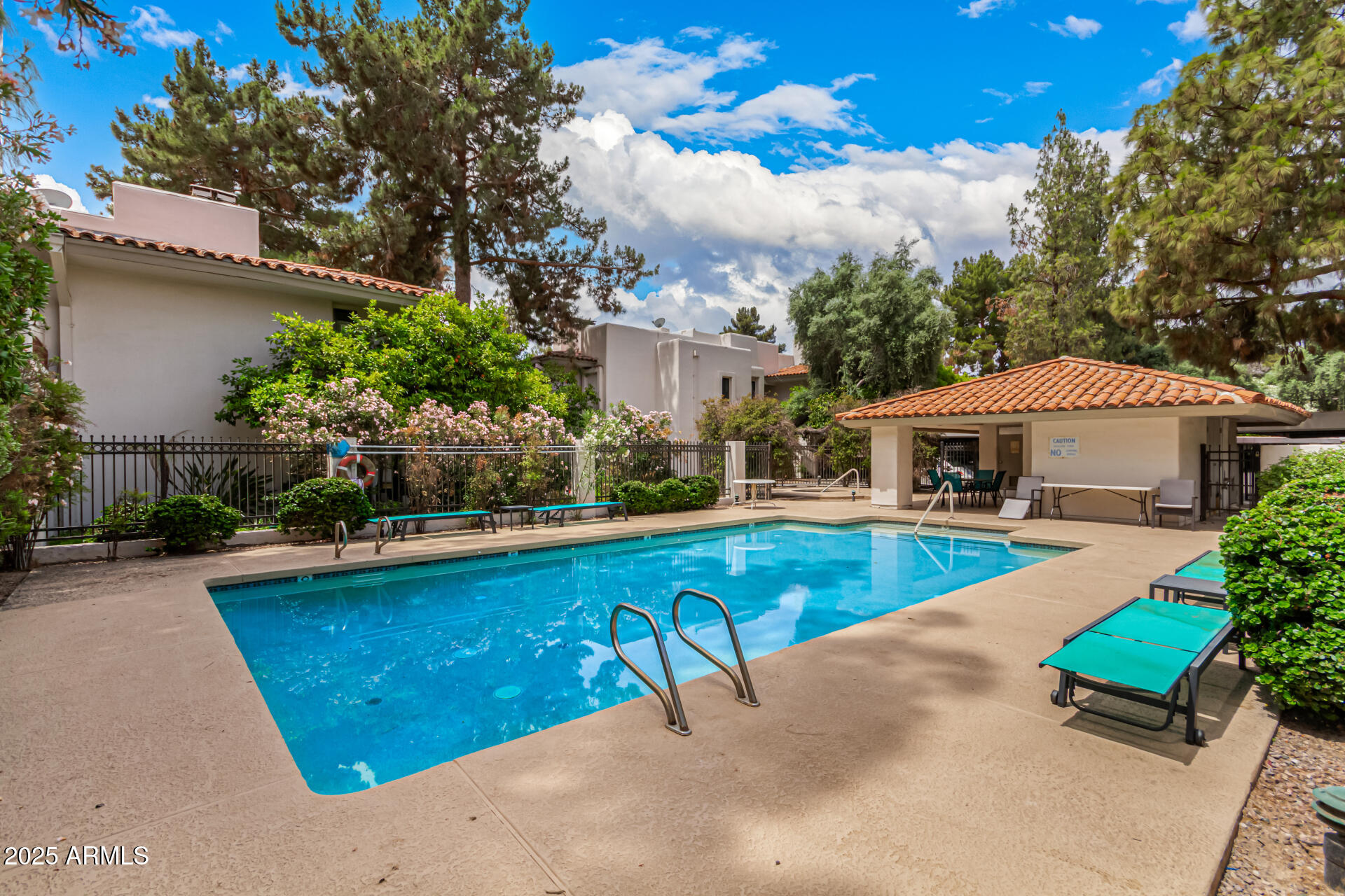 5200 S LAKESHORE Drive, 206