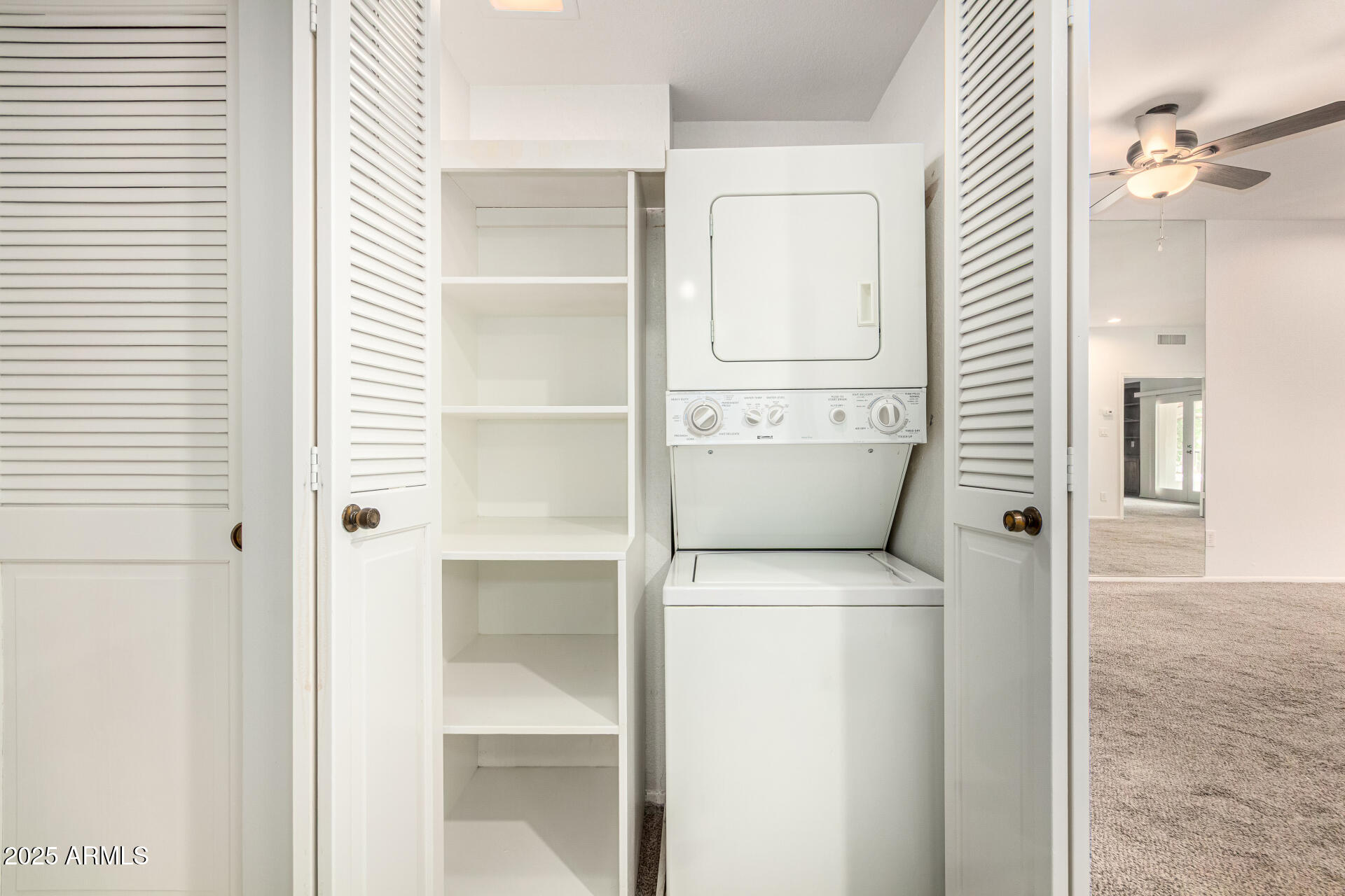 5200 S LAKESHORE Drive, 206