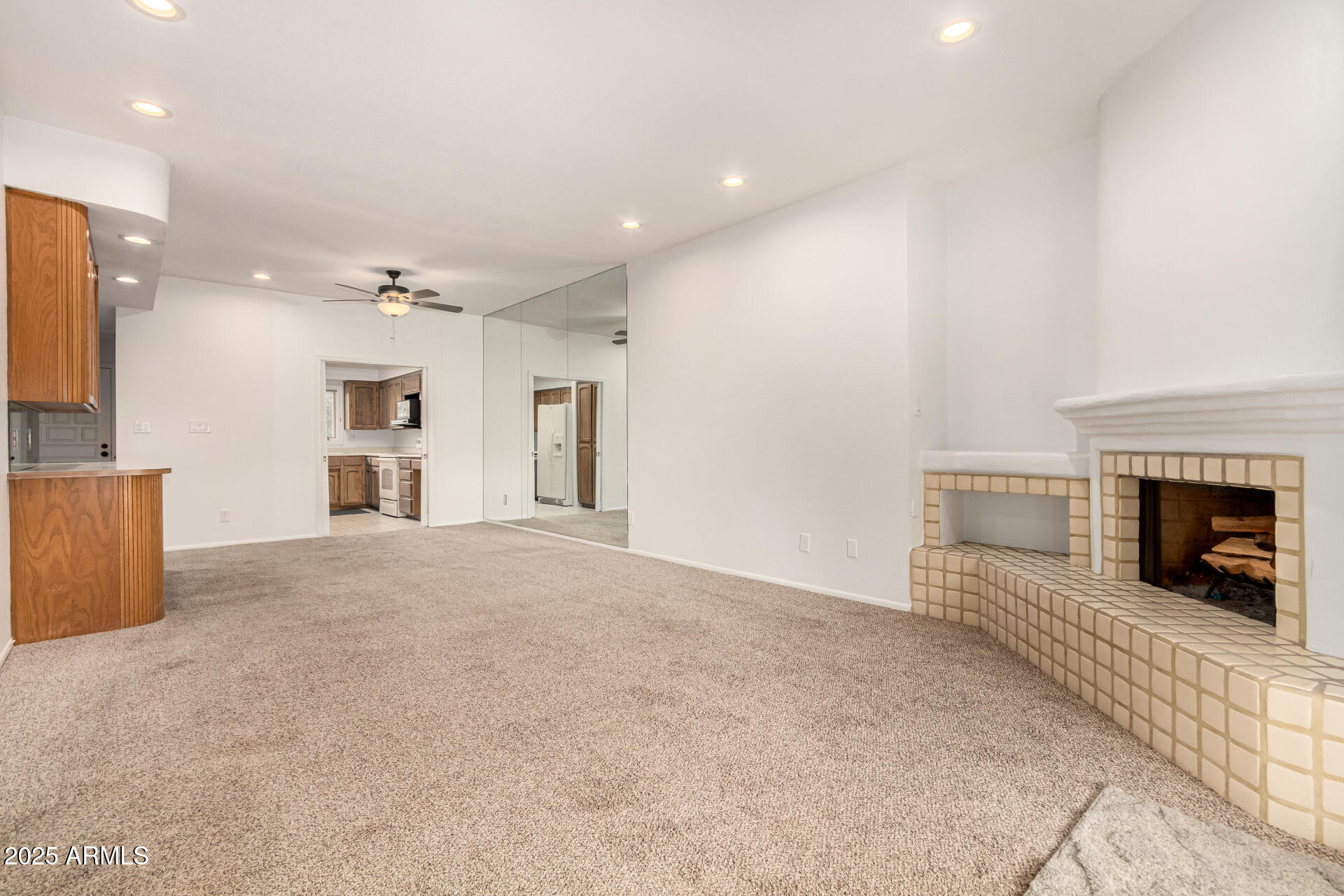 5200 S LAKESHORE Drive, 206