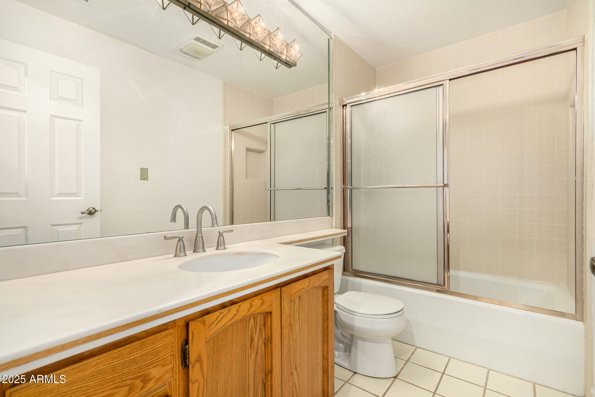 5200 S LAKESHORE Drive, 206