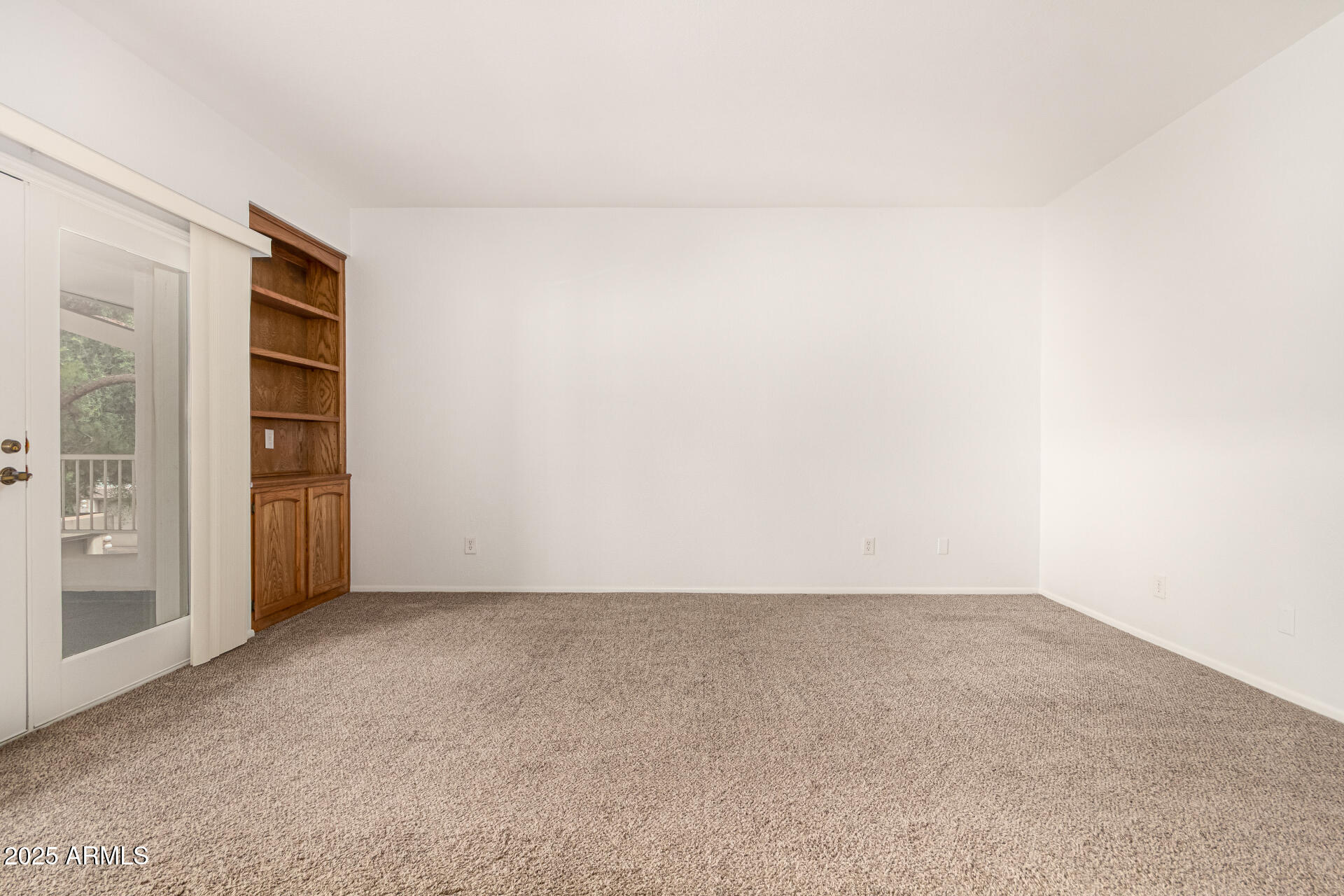 5200 S LAKESHORE Drive, 206