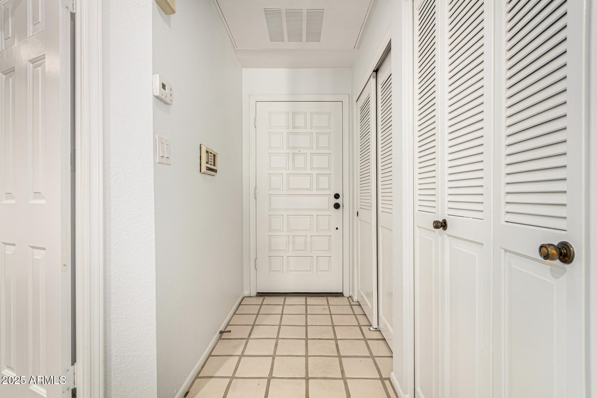 5200 S LAKESHORE Drive, 206
