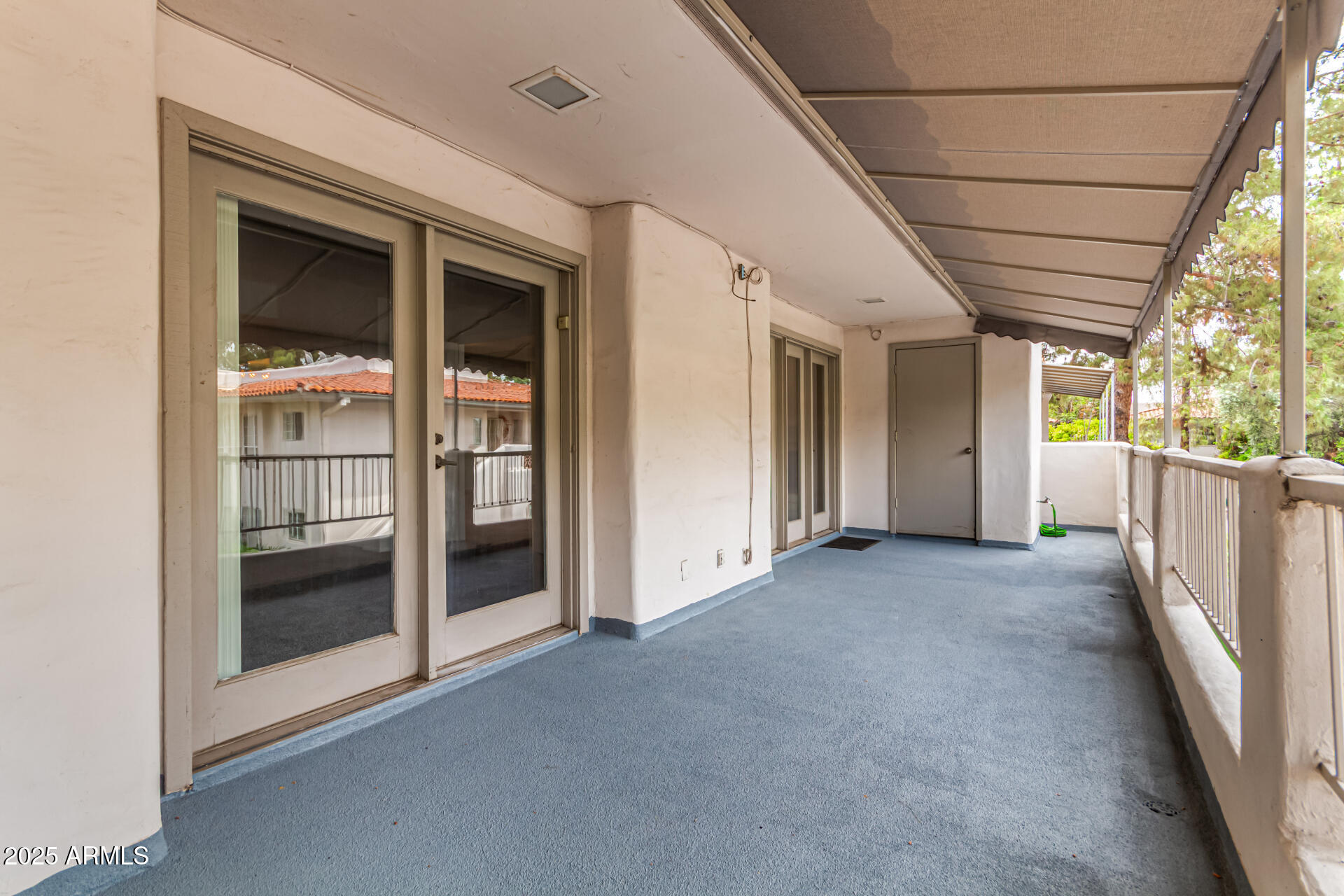 5200 S LAKESHORE Drive, 206