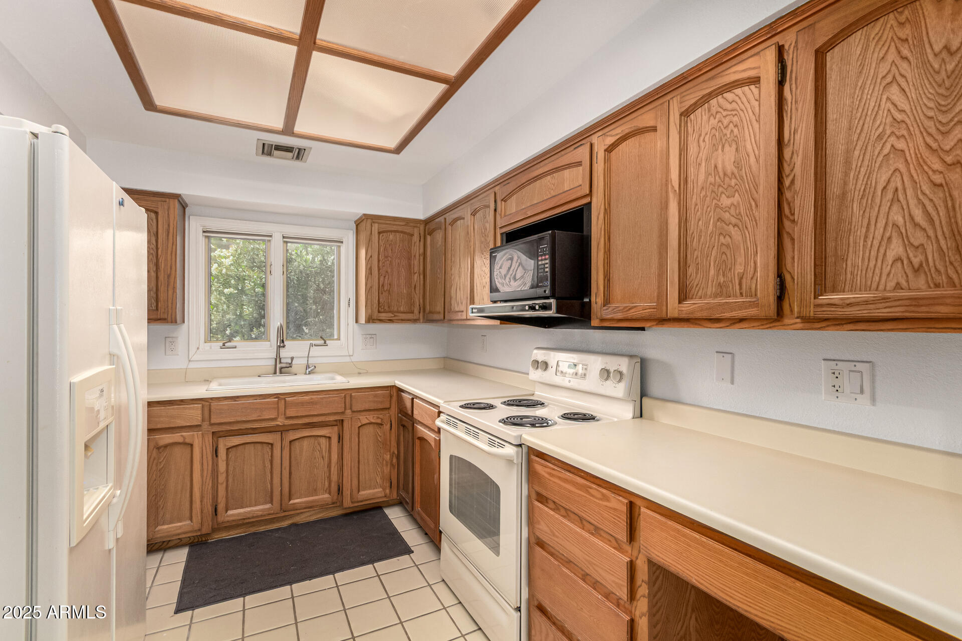 5200 S LAKESHORE Drive, 206