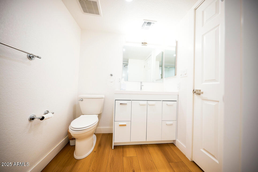 5430 S CLAMBAKE BAY Court