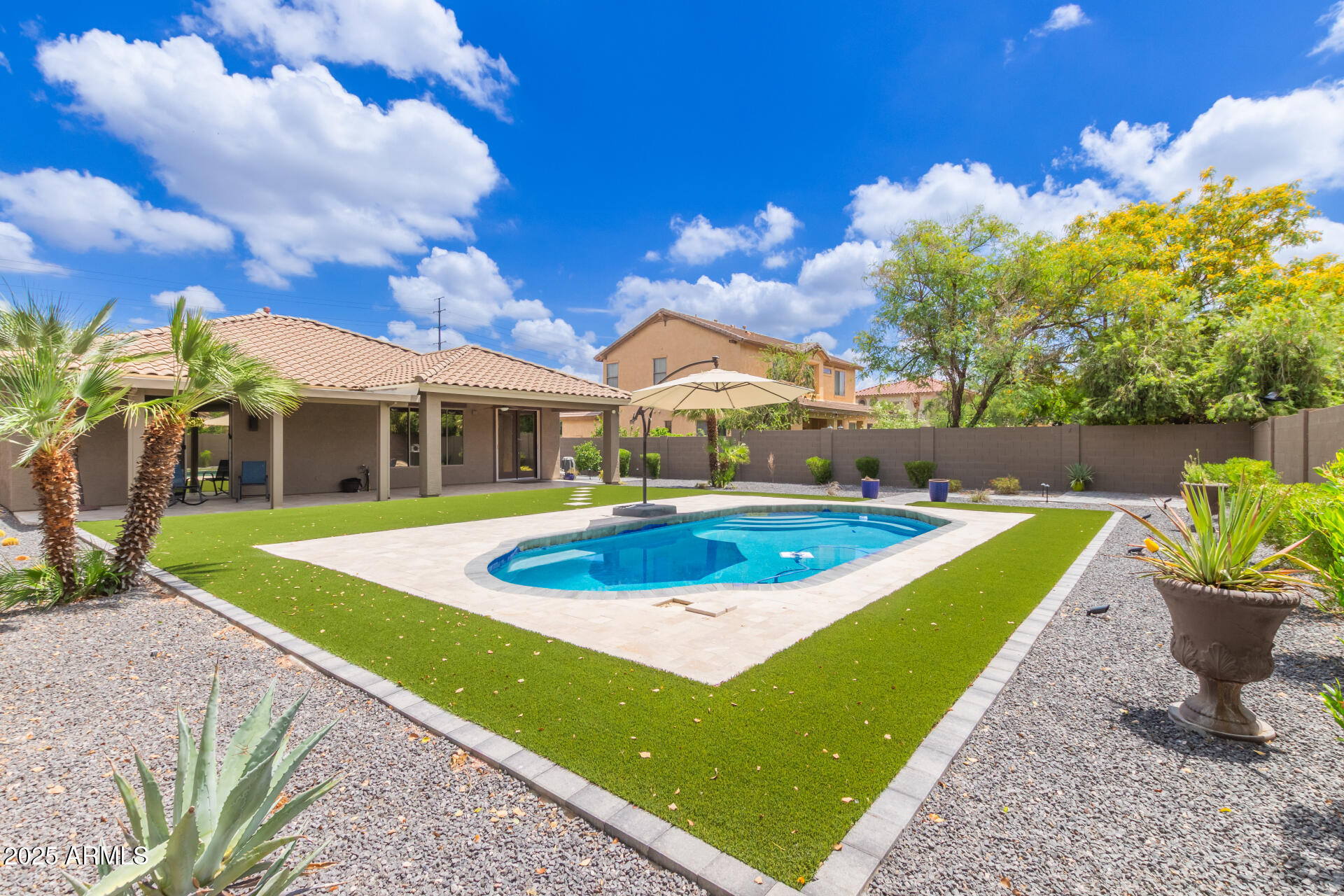 2111 E YELLOWSTONE Place