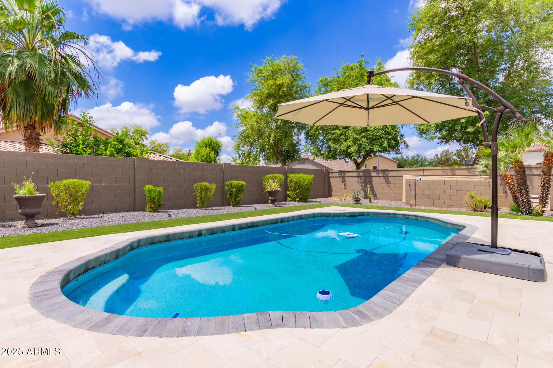 2111 E YELLOWSTONE Place