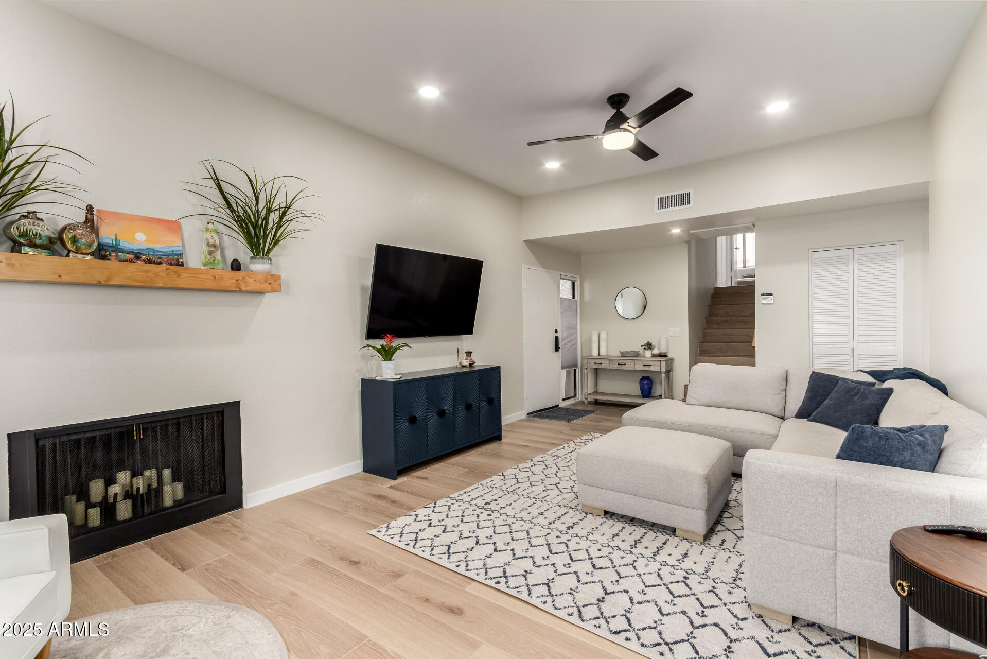 1207 E NORTHSHORE Drive, 136