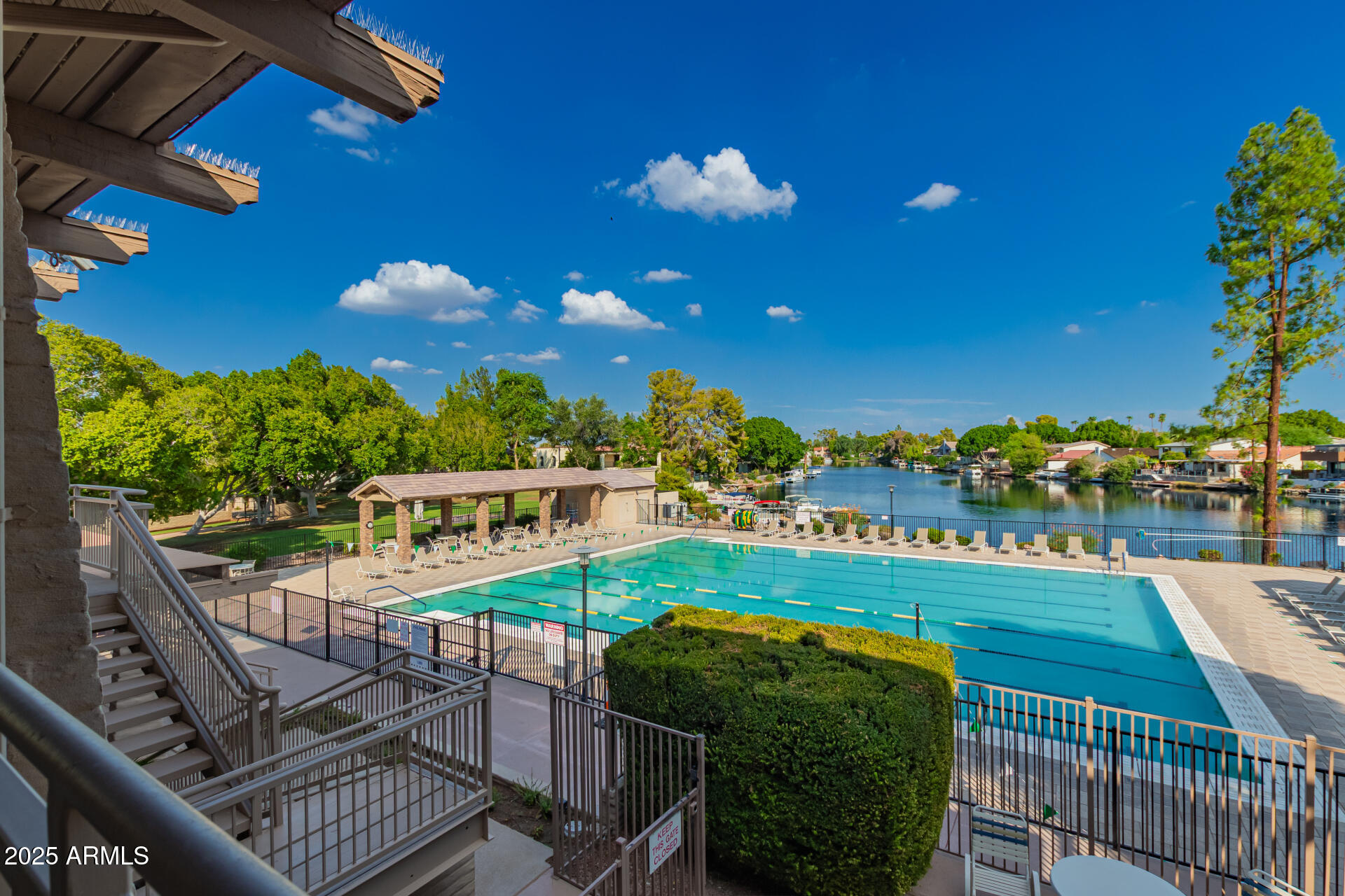 1207 E NORTHSHORE Drive, 136