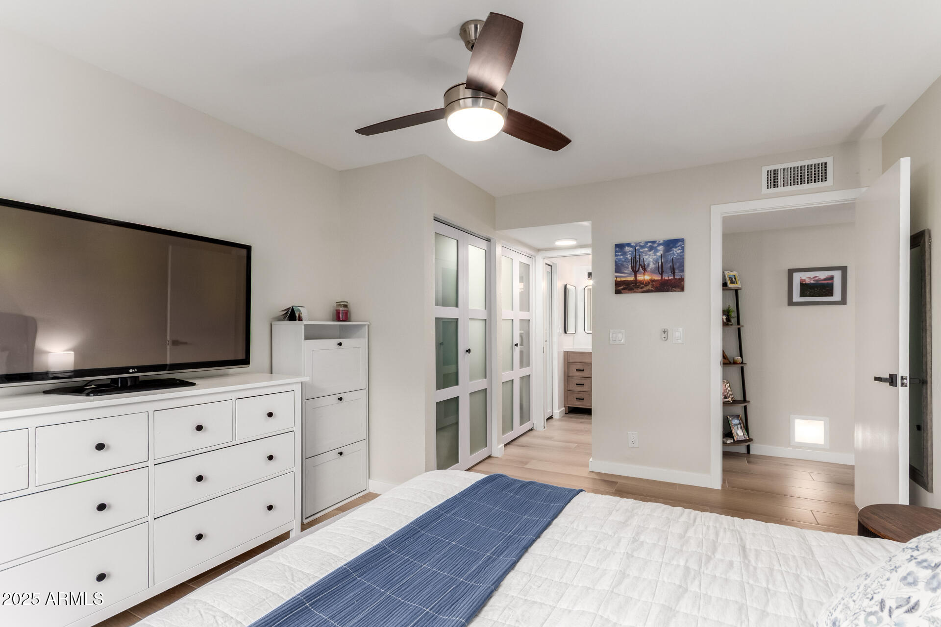 1207 E NORTHSHORE Drive, 136