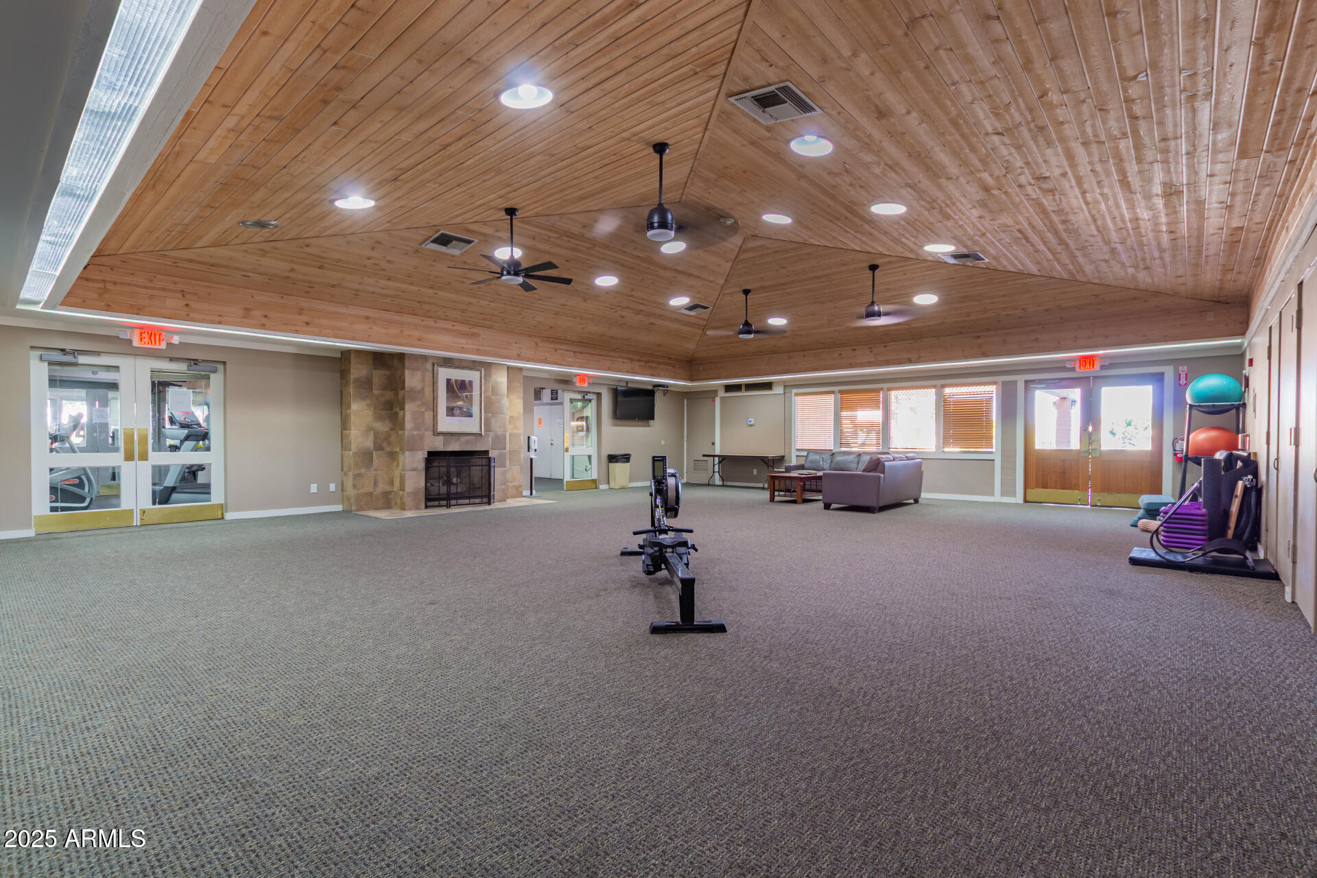 1207 E NORTHSHORE Drive, 136