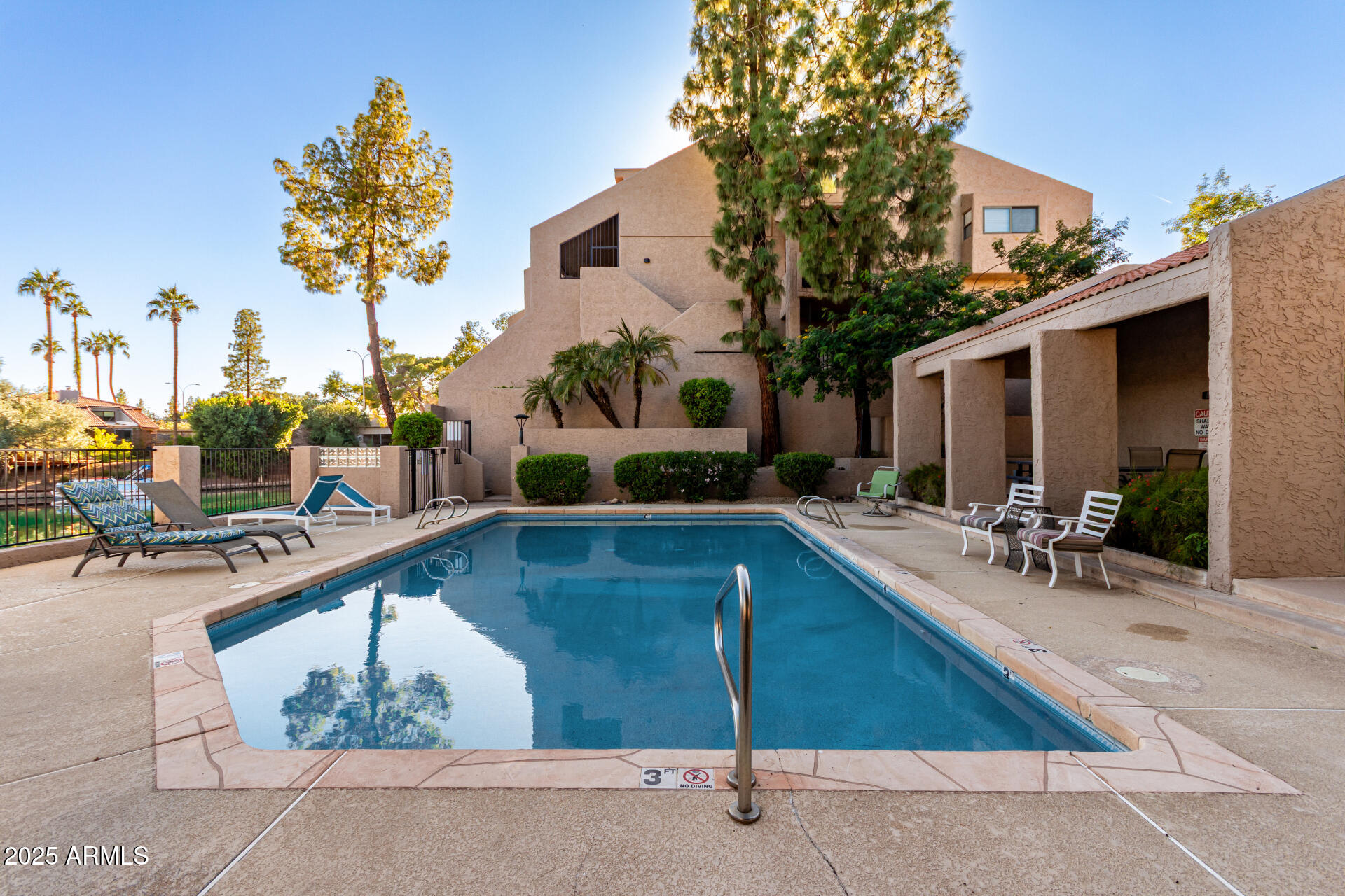 1207 E NORTHSHORE Drive, 136