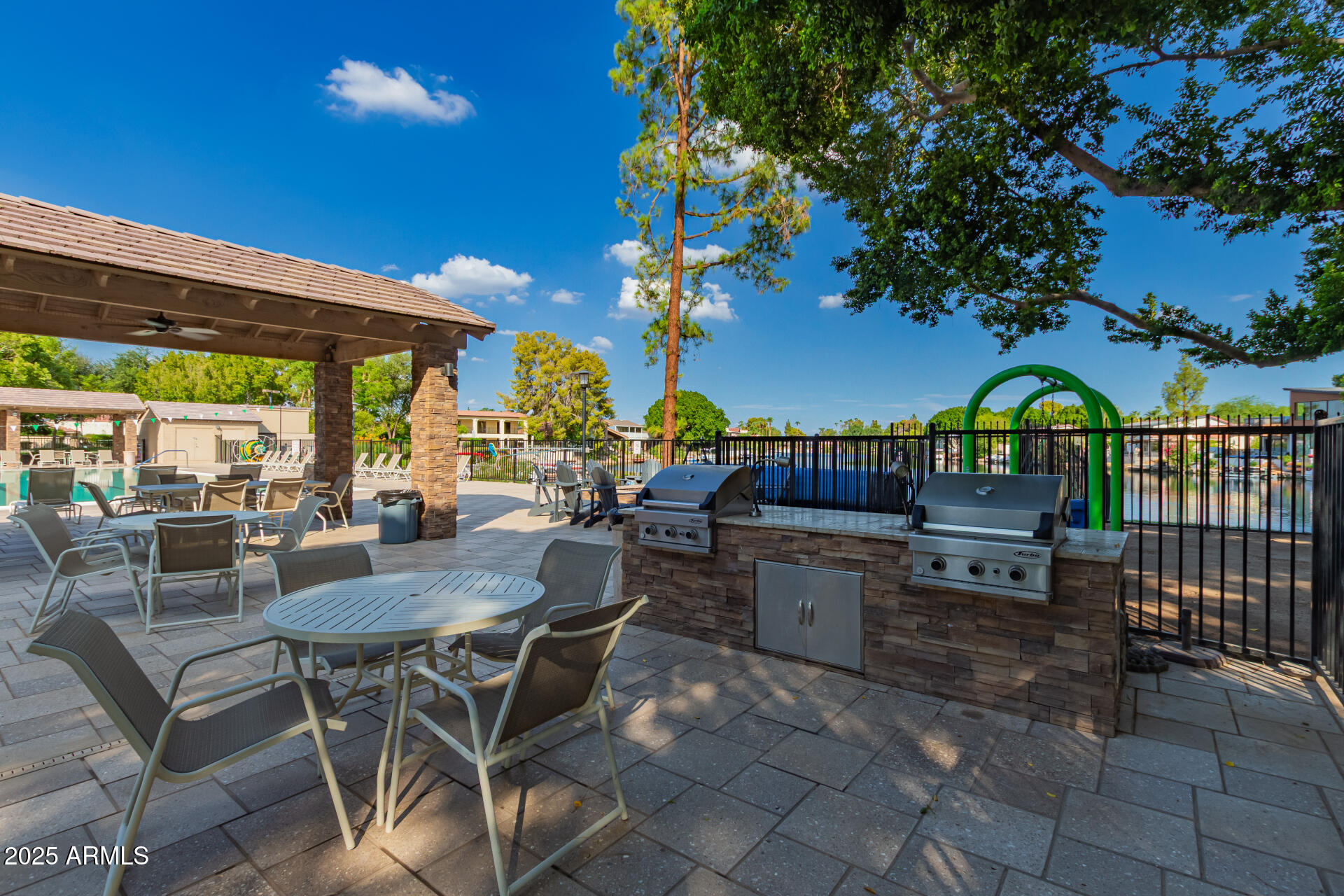 1207 E NORTHSHORE Drive, 136