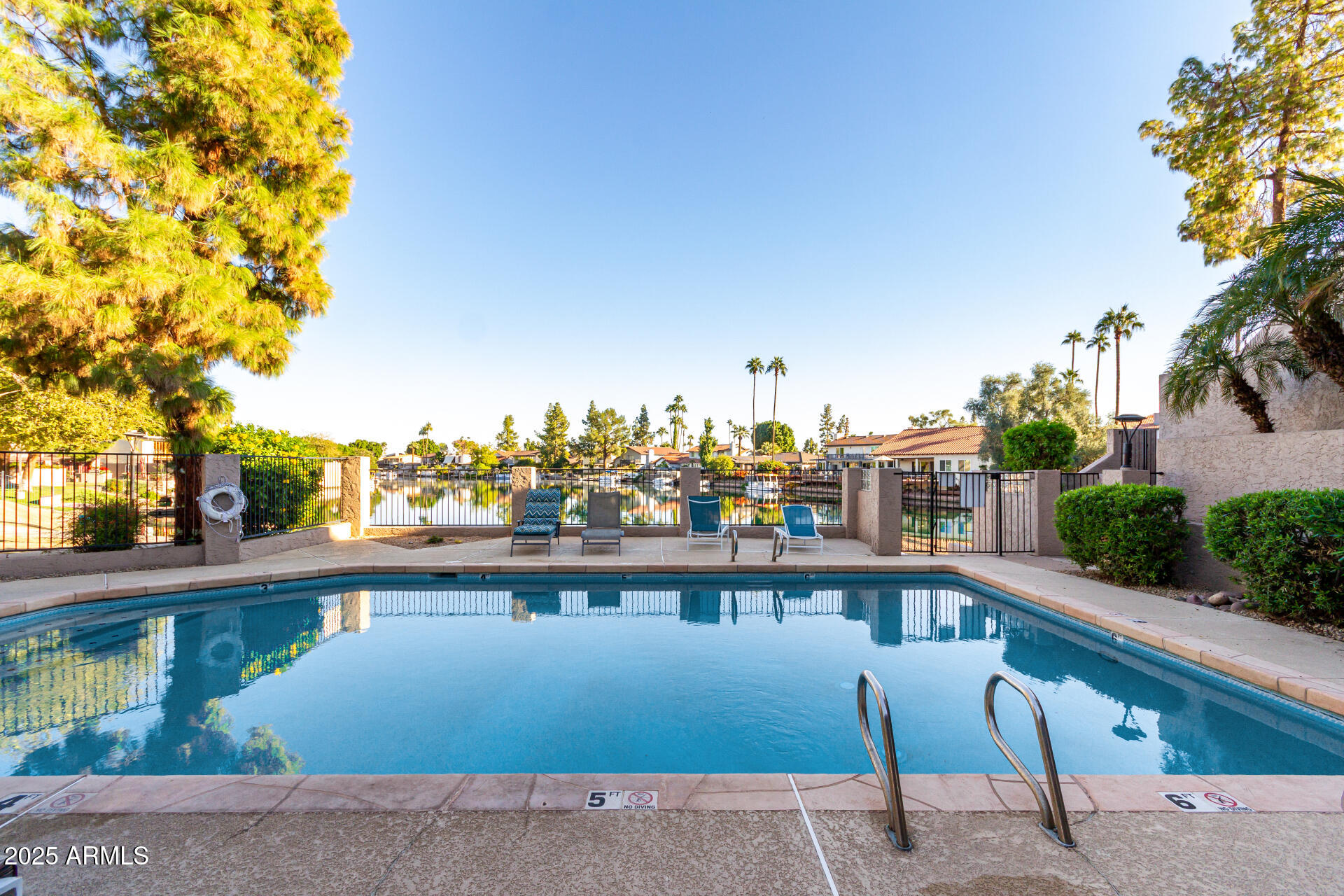 1207 E NORTHSHORE Drive, 136