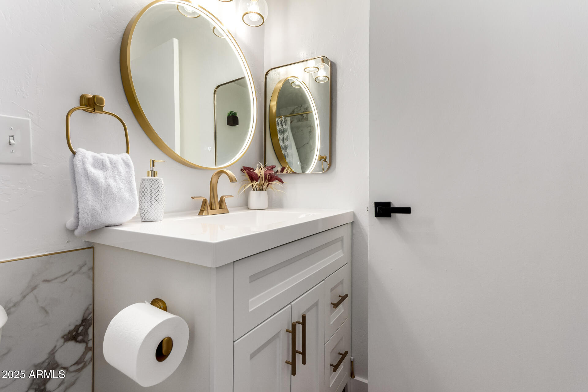 1207 E NORTHSHORE Drive, 136