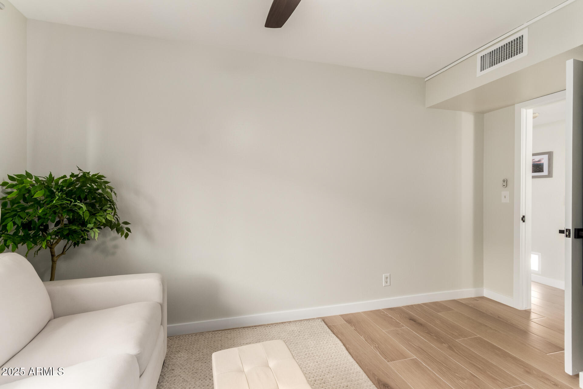 1207 E NORTHSHORE Drive, 136