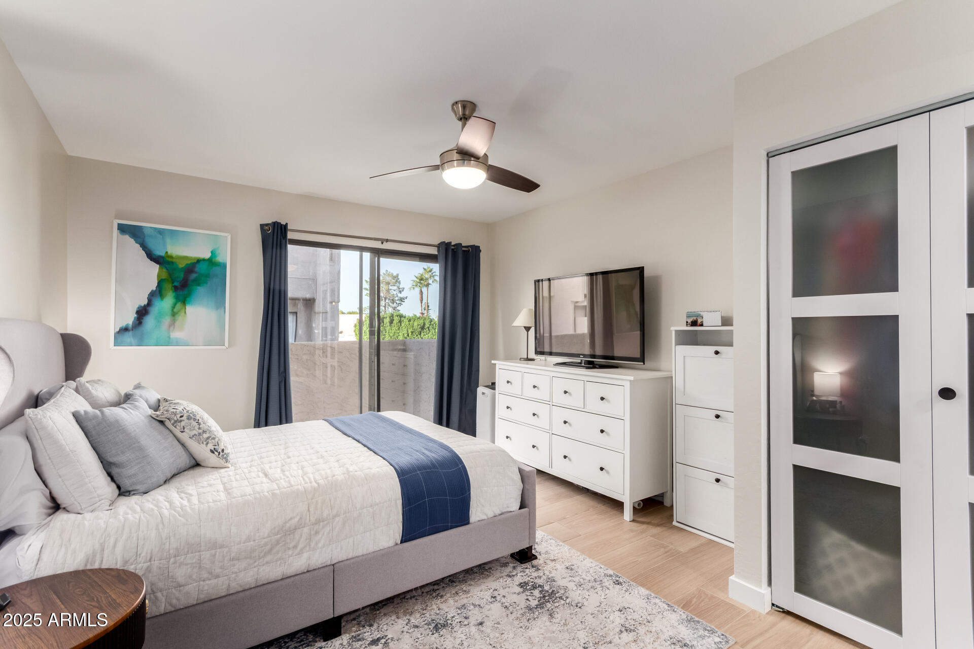 1207 E NORTHSHORE Drive, 136