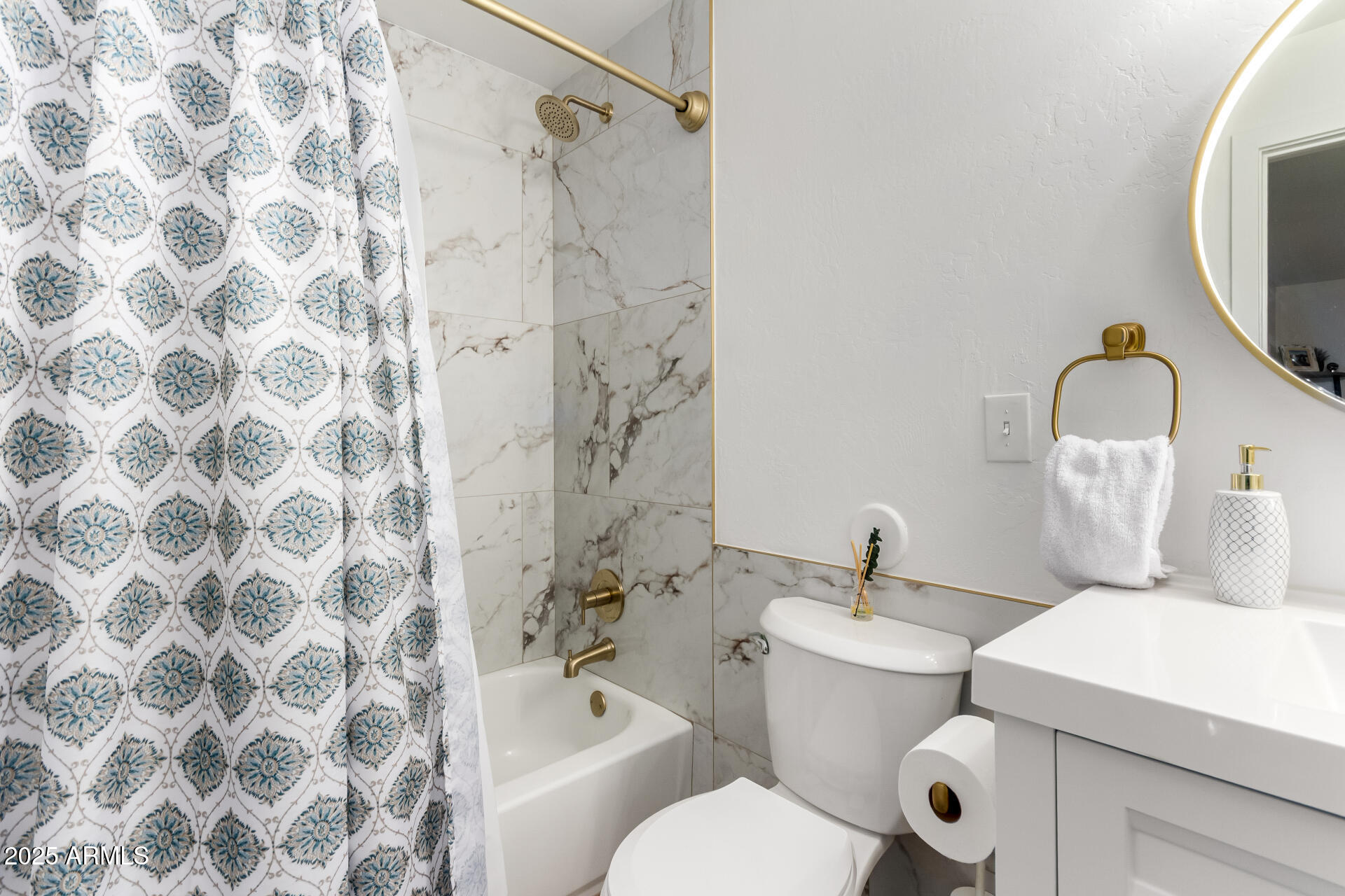 1207 E NORTHSHORE Drive, 136