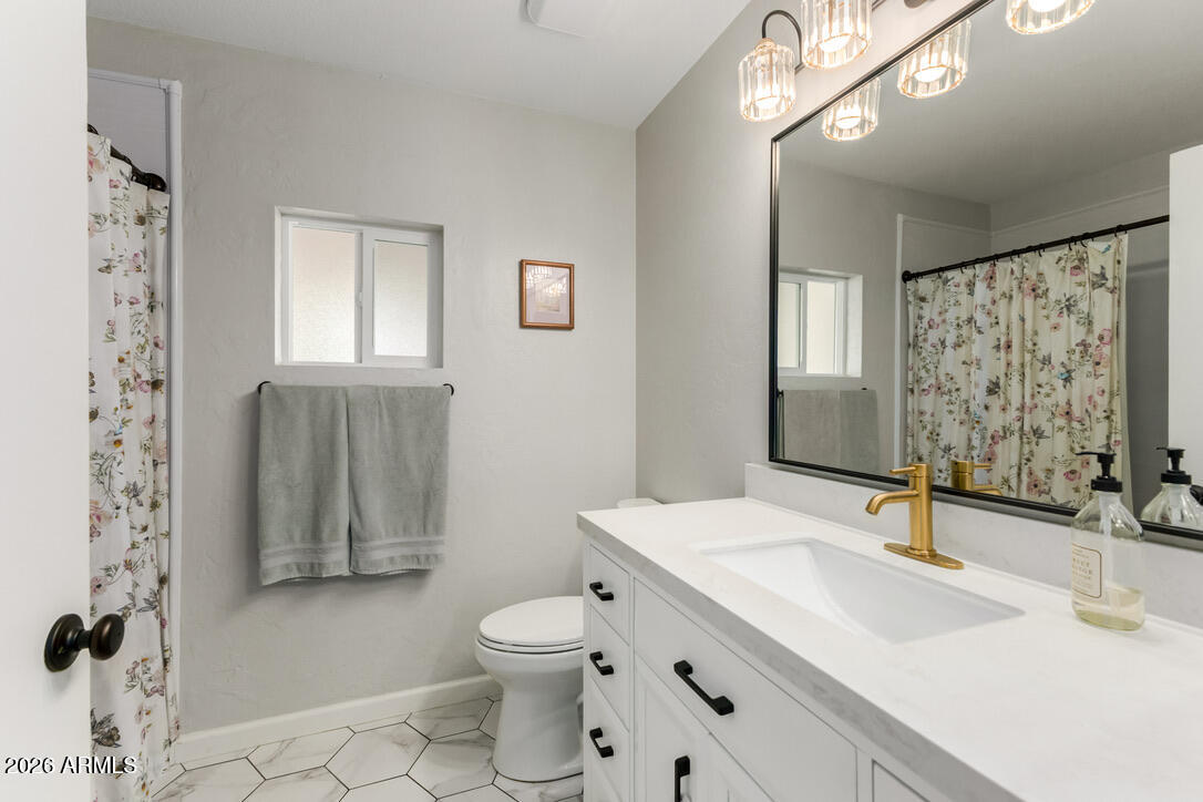 1500 E EDGEWATER Drive