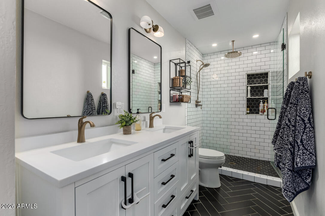 1500 E EDGEWATER Drive