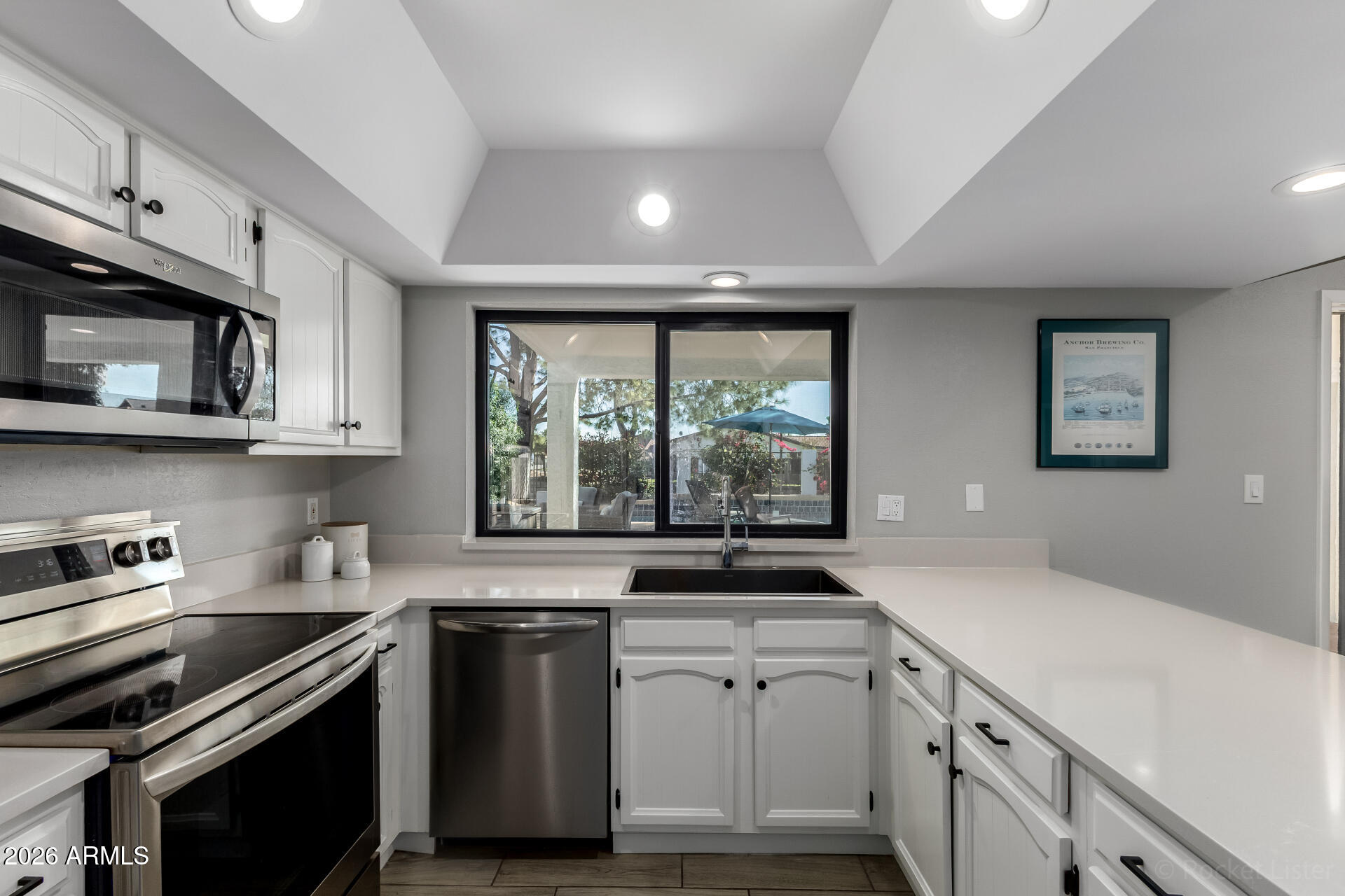 963 E DRIFTWOOD Drive