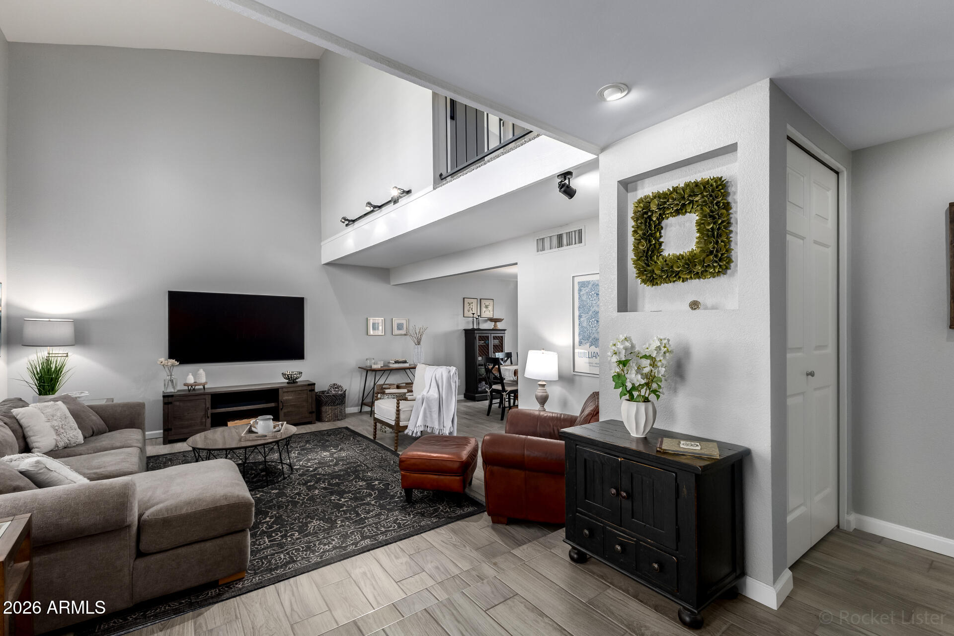 963 E DRIFTWOOD Drive