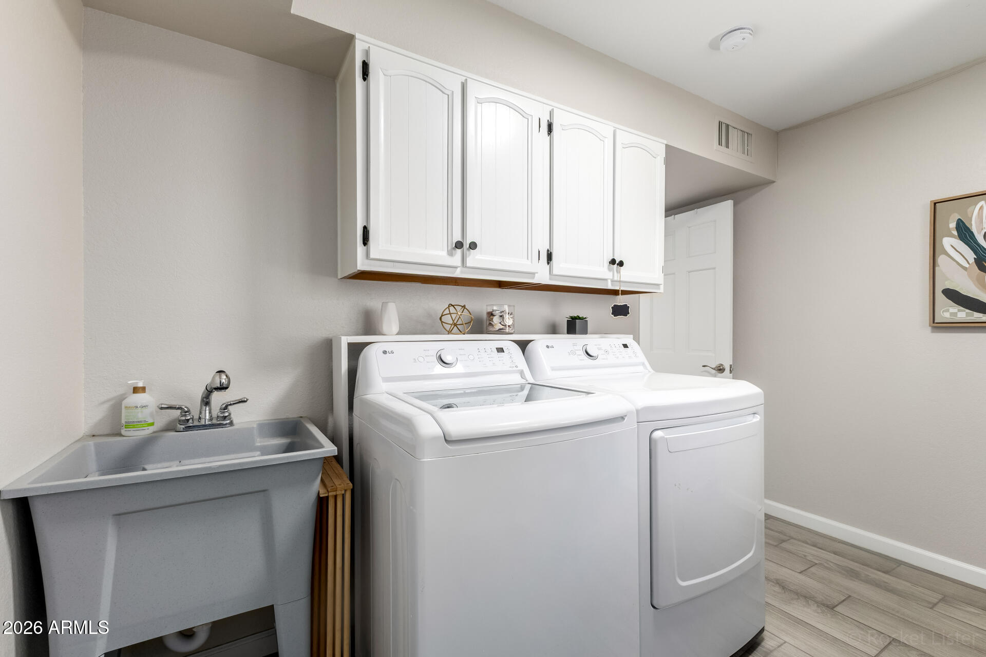 963 E DRIFTWOOD Drive