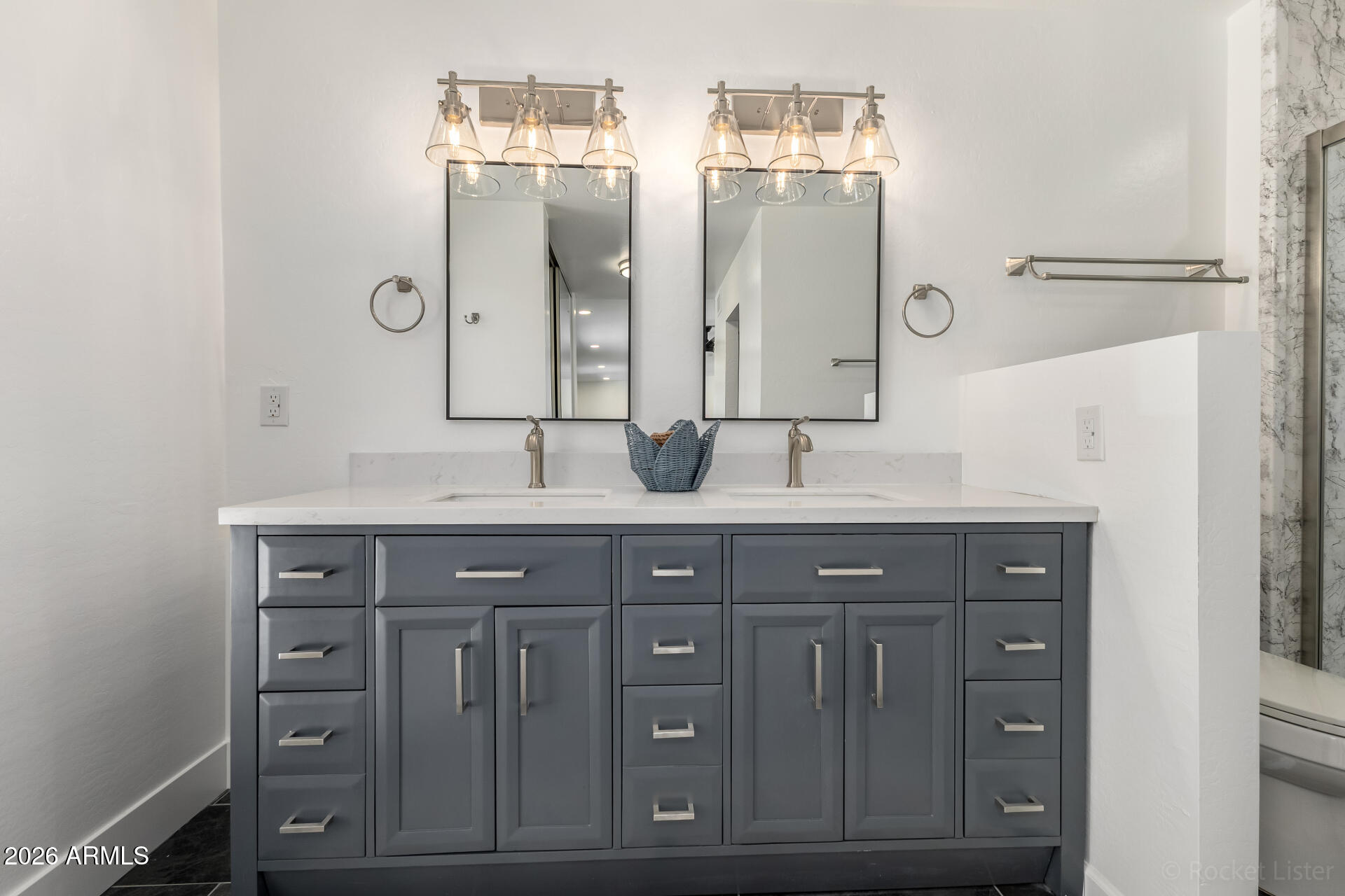 1546 E WINDJAMMER Way