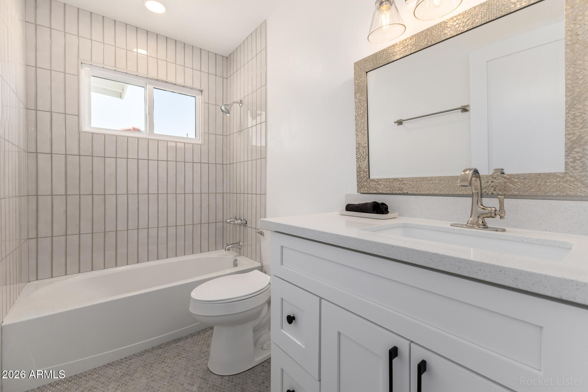 1546 E WINDJAMMER Way