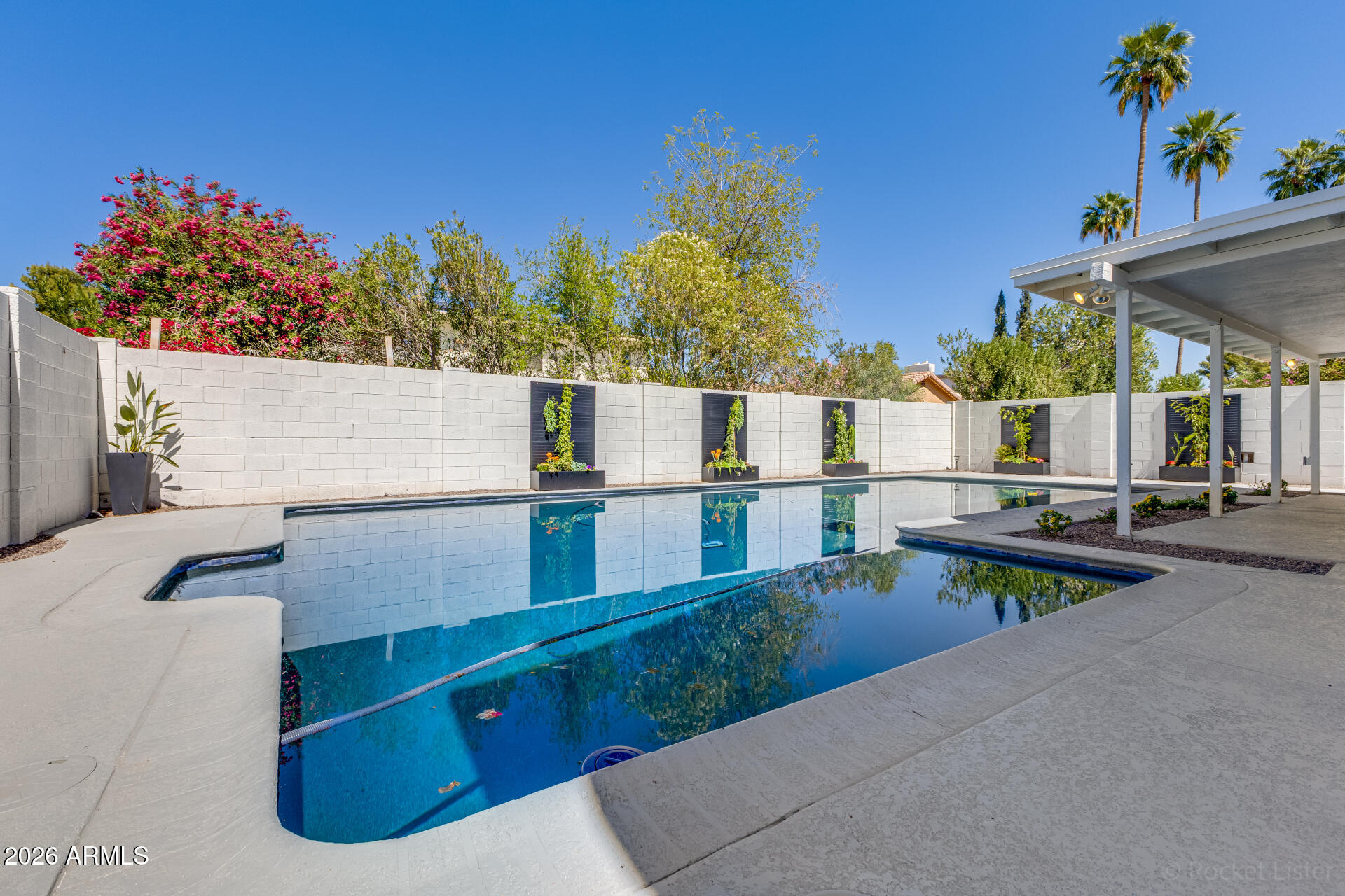 1546 E WINDJAMMER Way